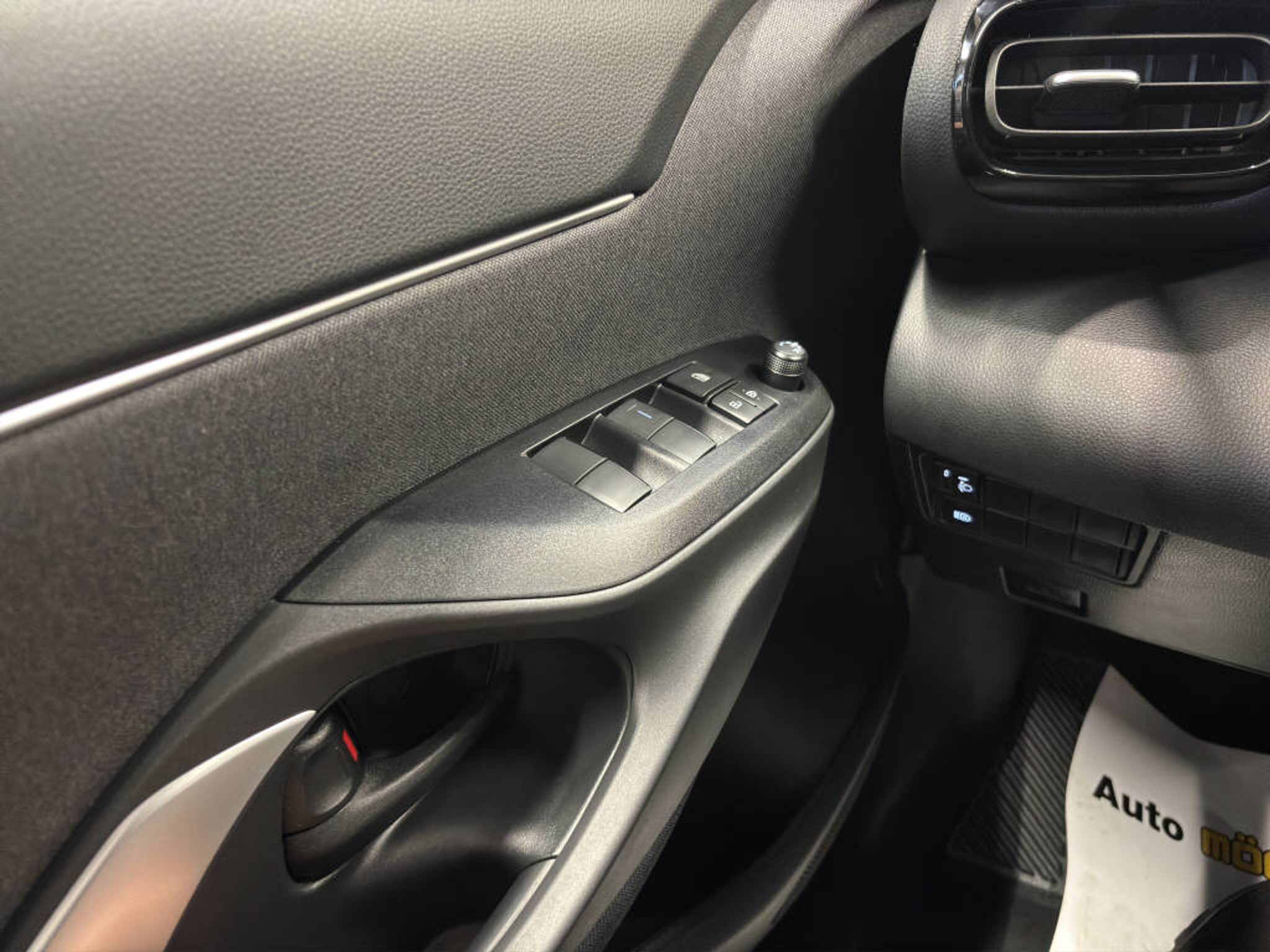 listing desktop thumbnail image 13