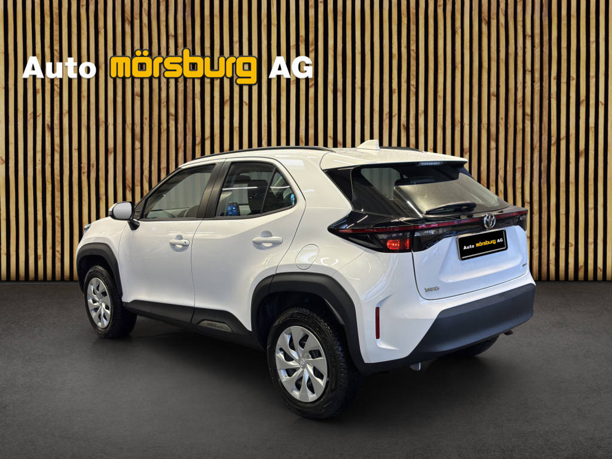 listing desktop thumbnail image 3