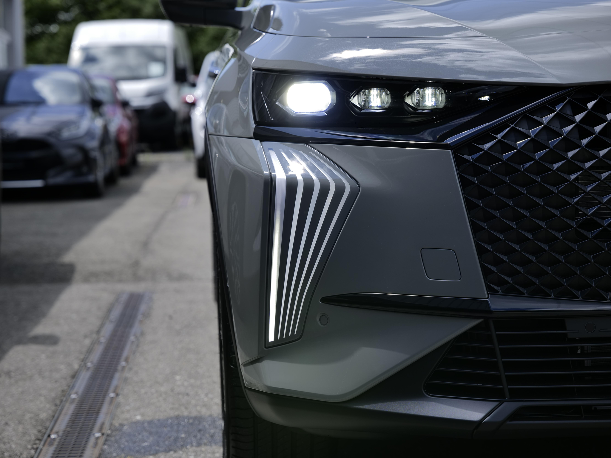 listing desktop thumbnail image 28