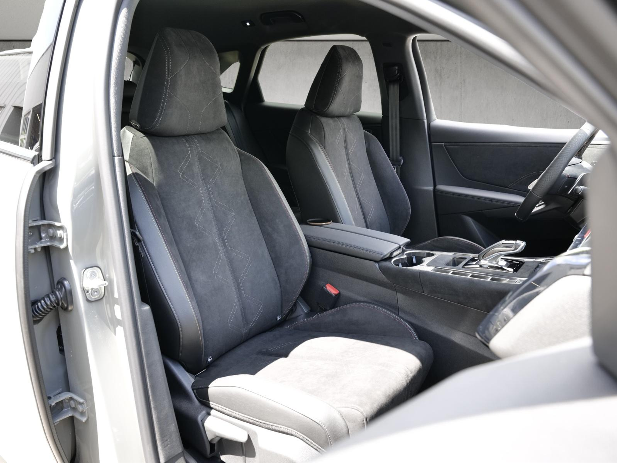 listing desktop thumbnail image 10