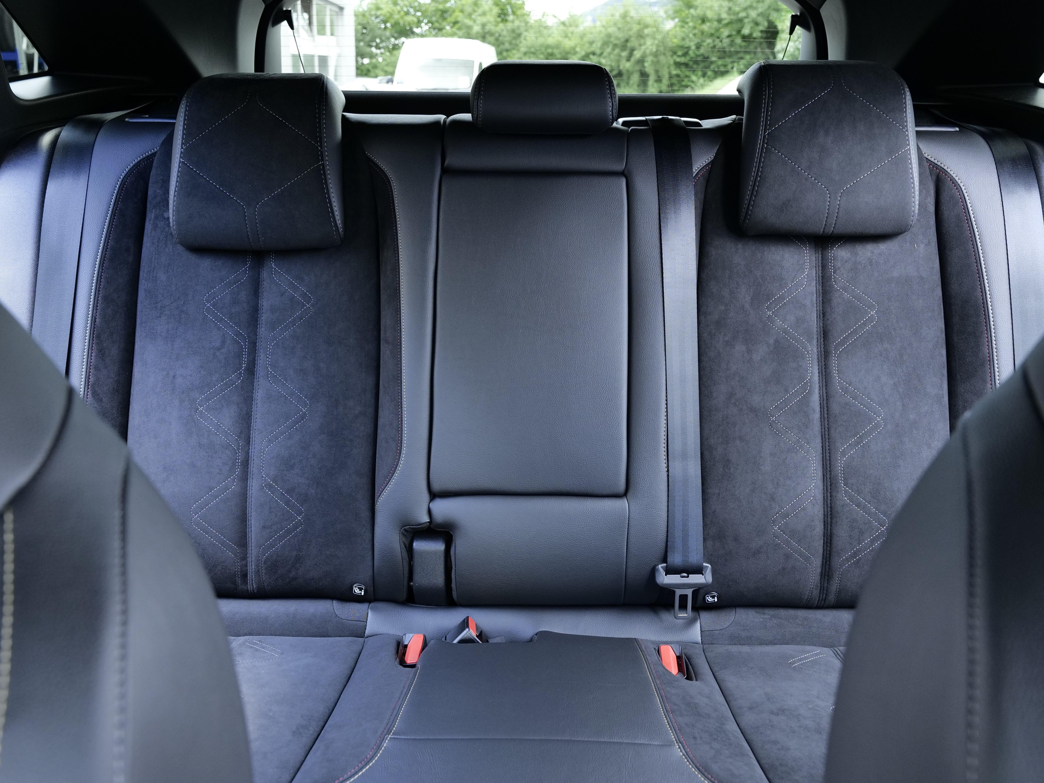 listing desktop thumbnail image 15