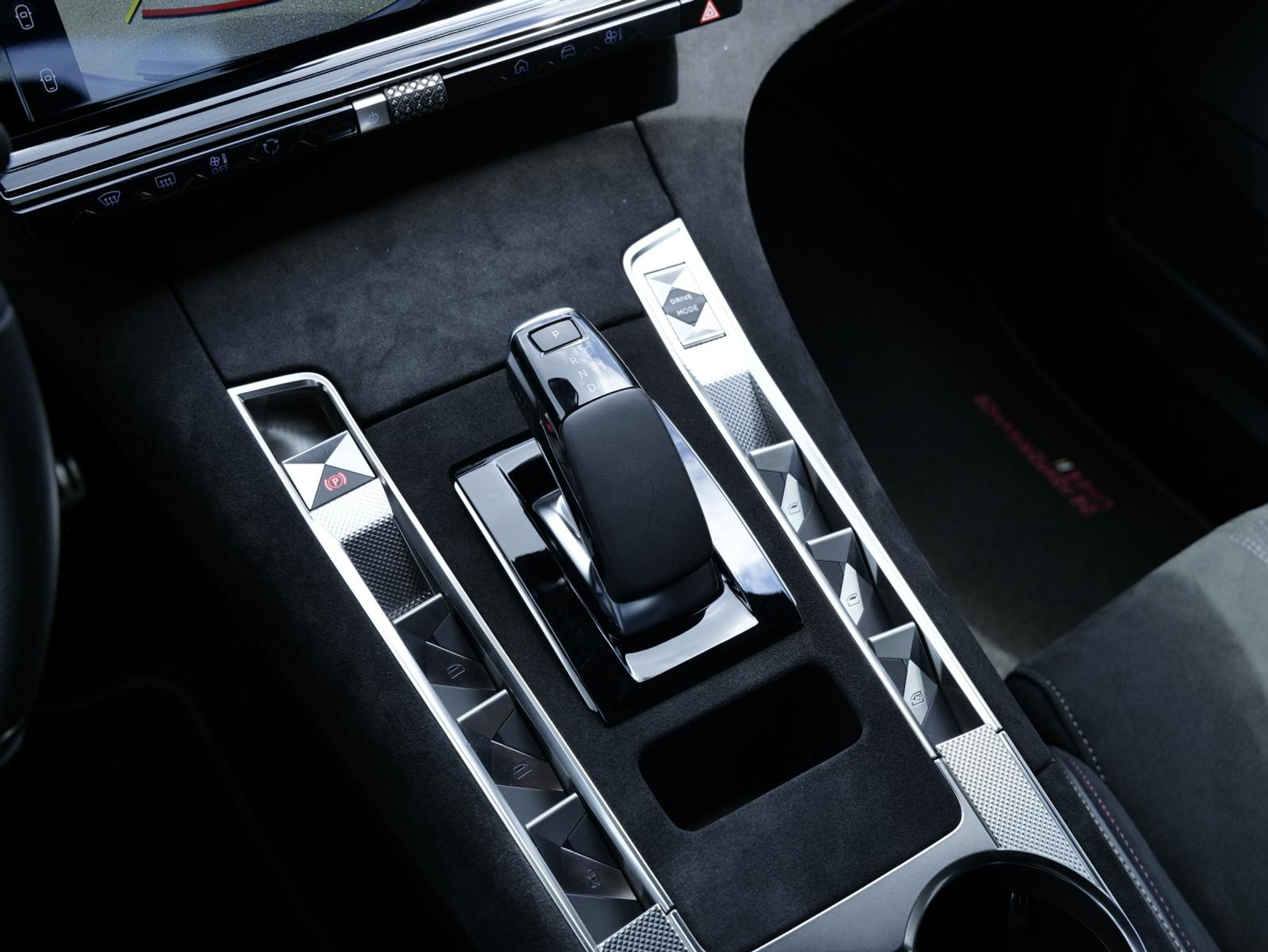 listing desktop thumbnail image 9