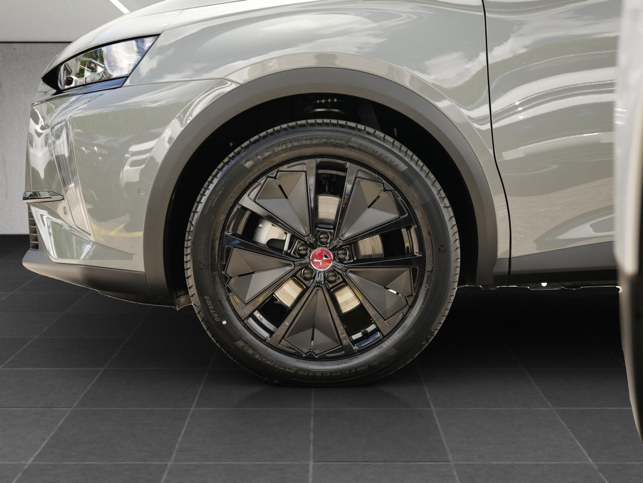 listing desktop thumbnail image 14