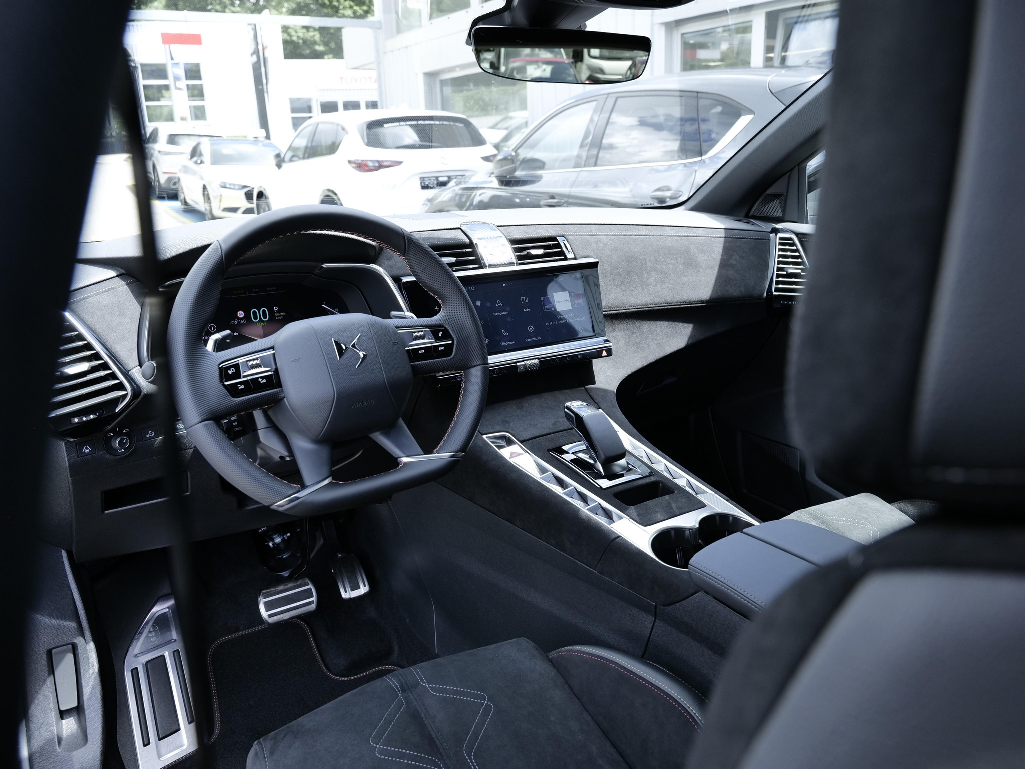 listing desktop thumbnail image 17