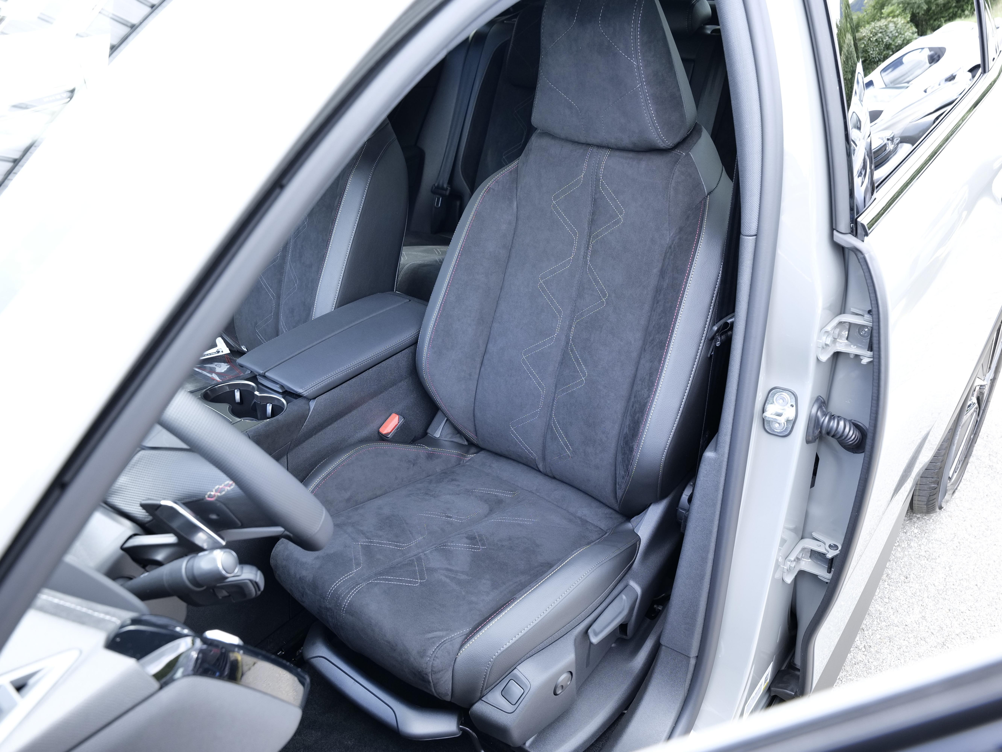 listing desktop thumbnail image 16