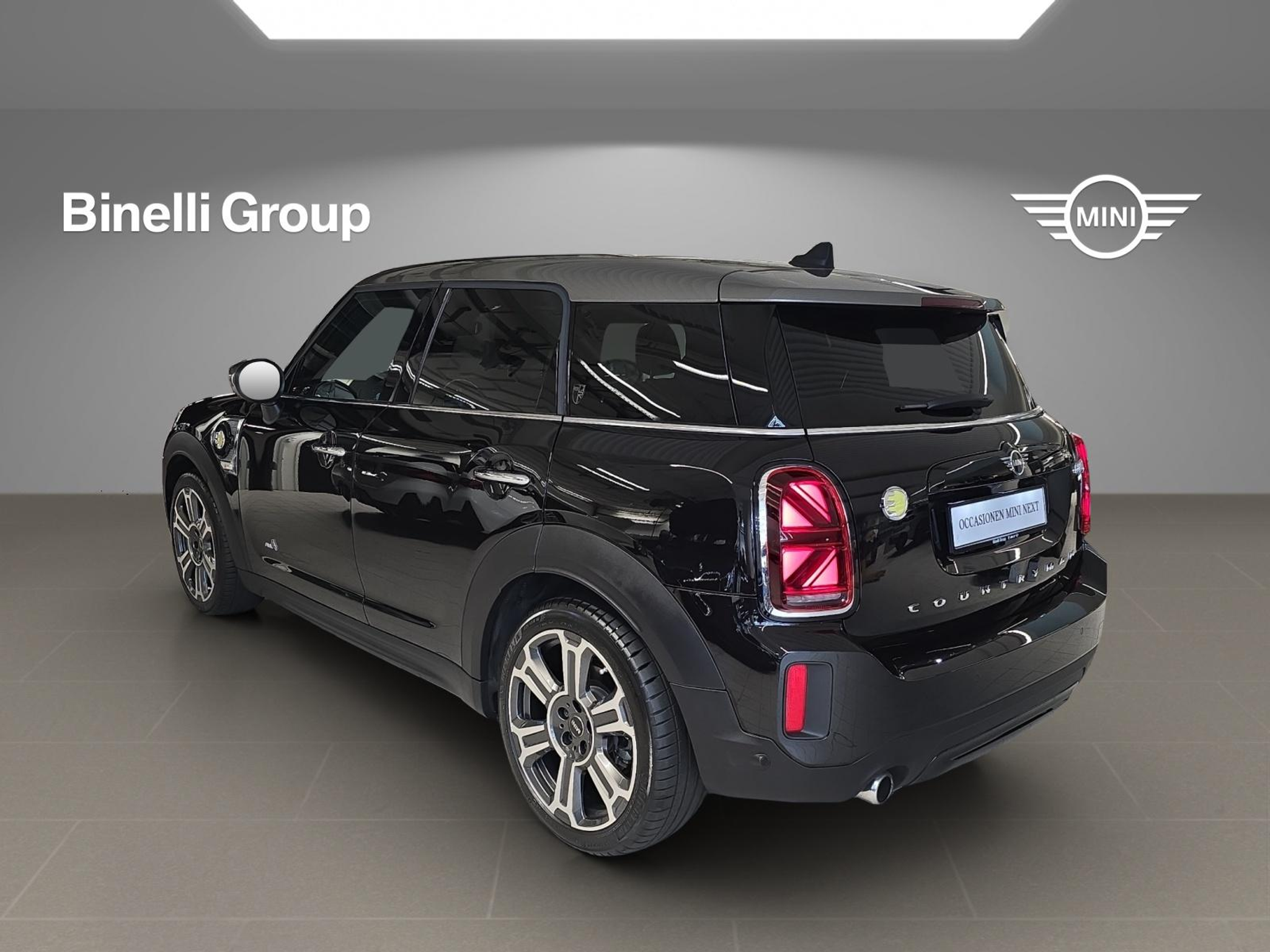 listing desktop thumbnail image 2