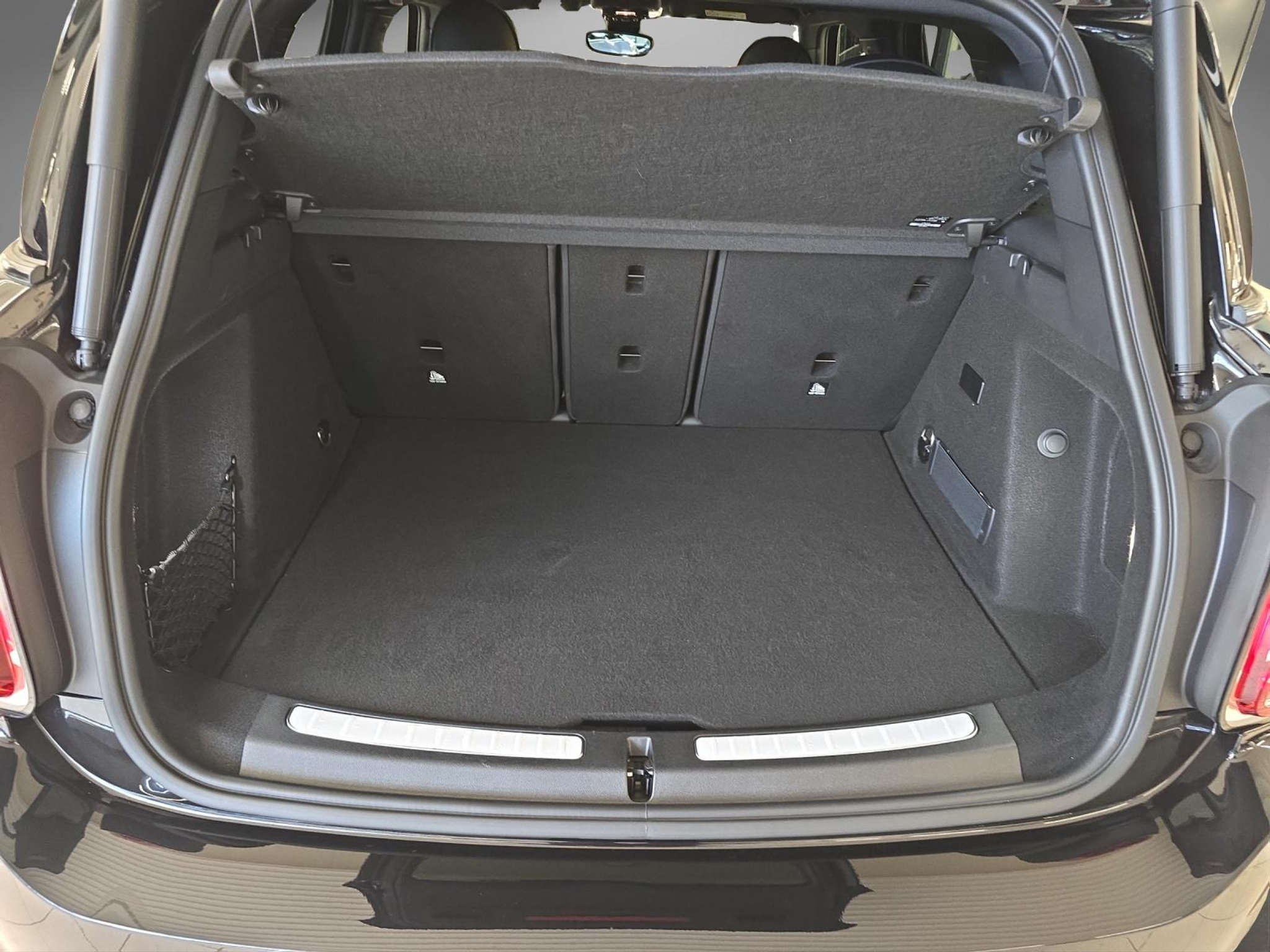 listing desktop thumbnail image 17