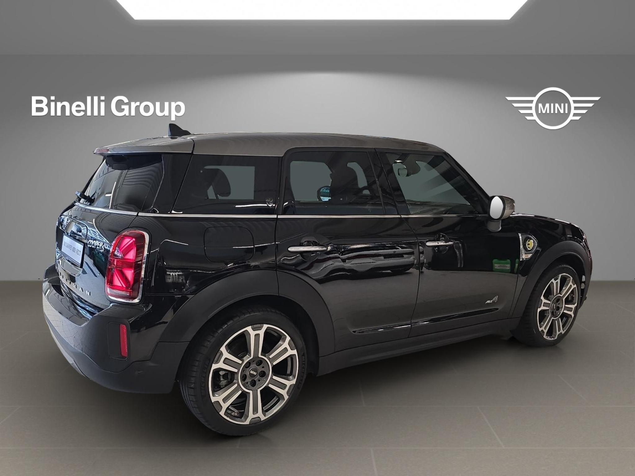 listing desktop thumbnail image 4