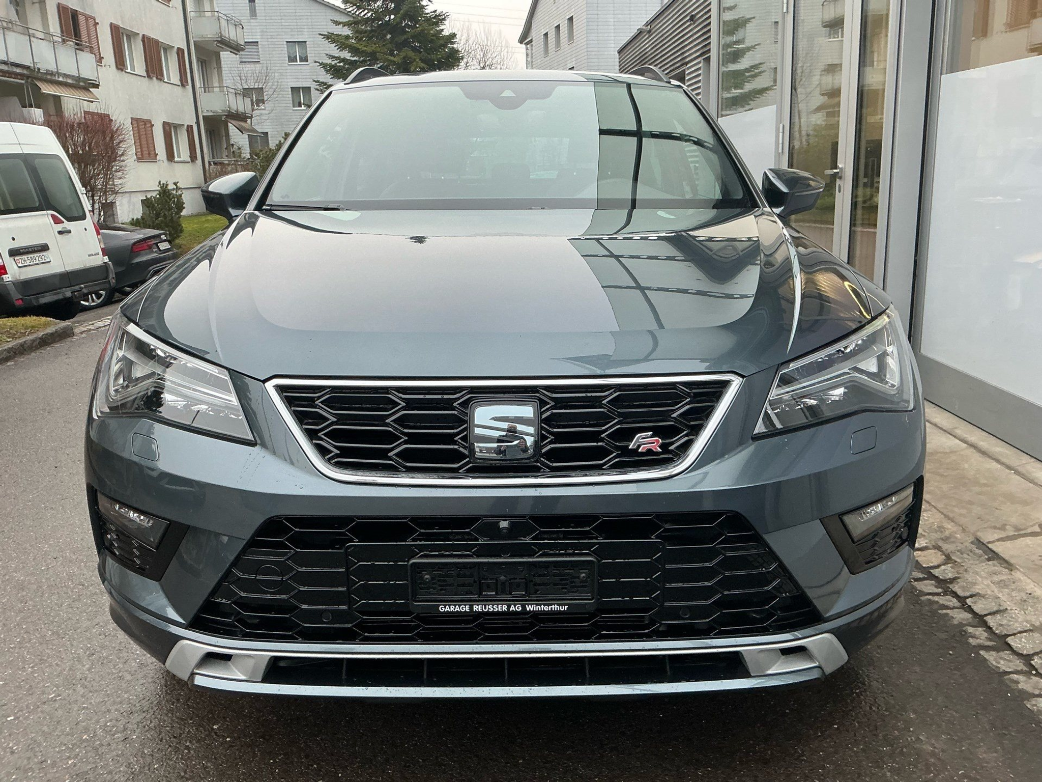 listing desktop thumbnail image 1