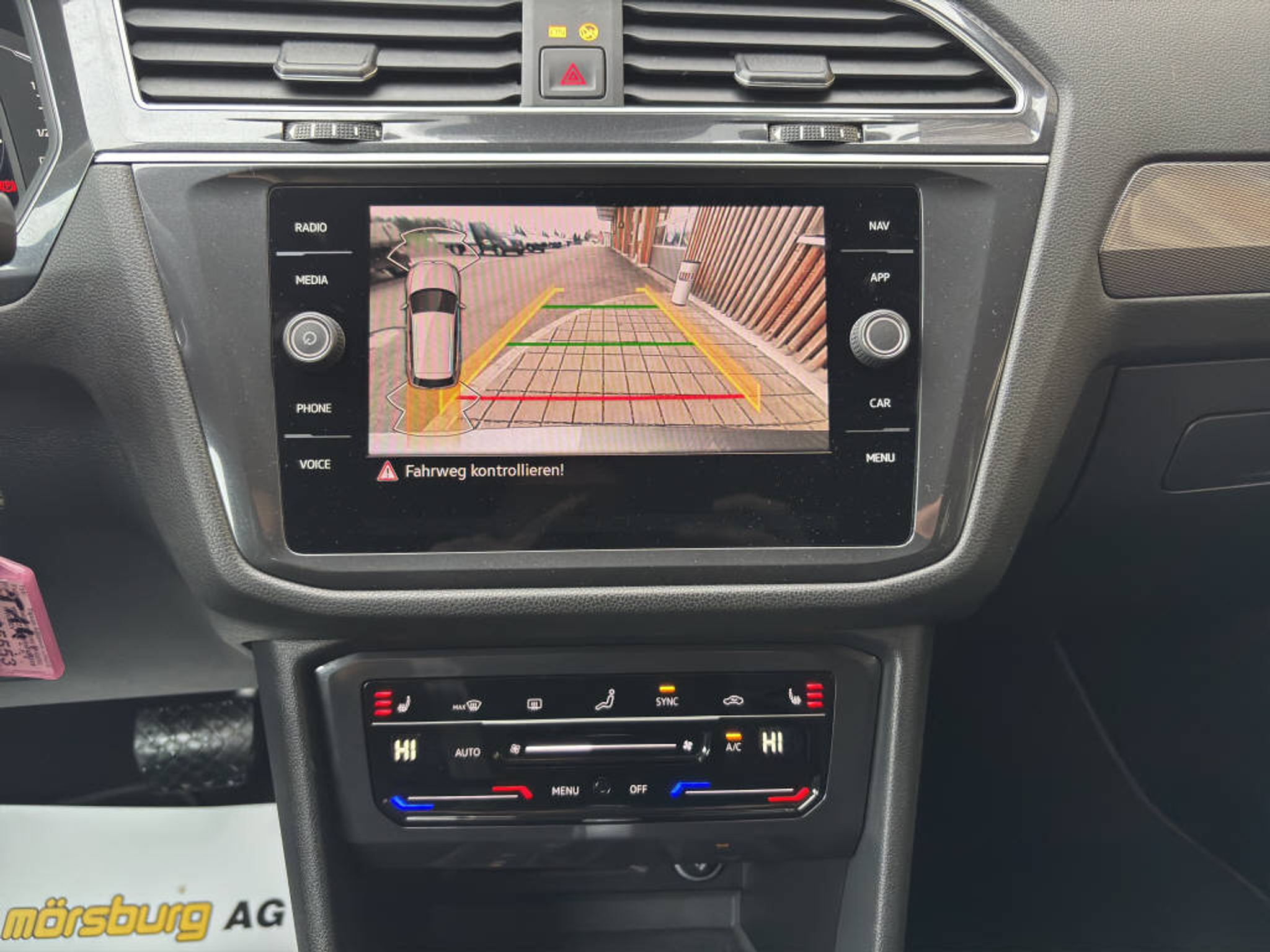 listing desktop thumbnail image 11