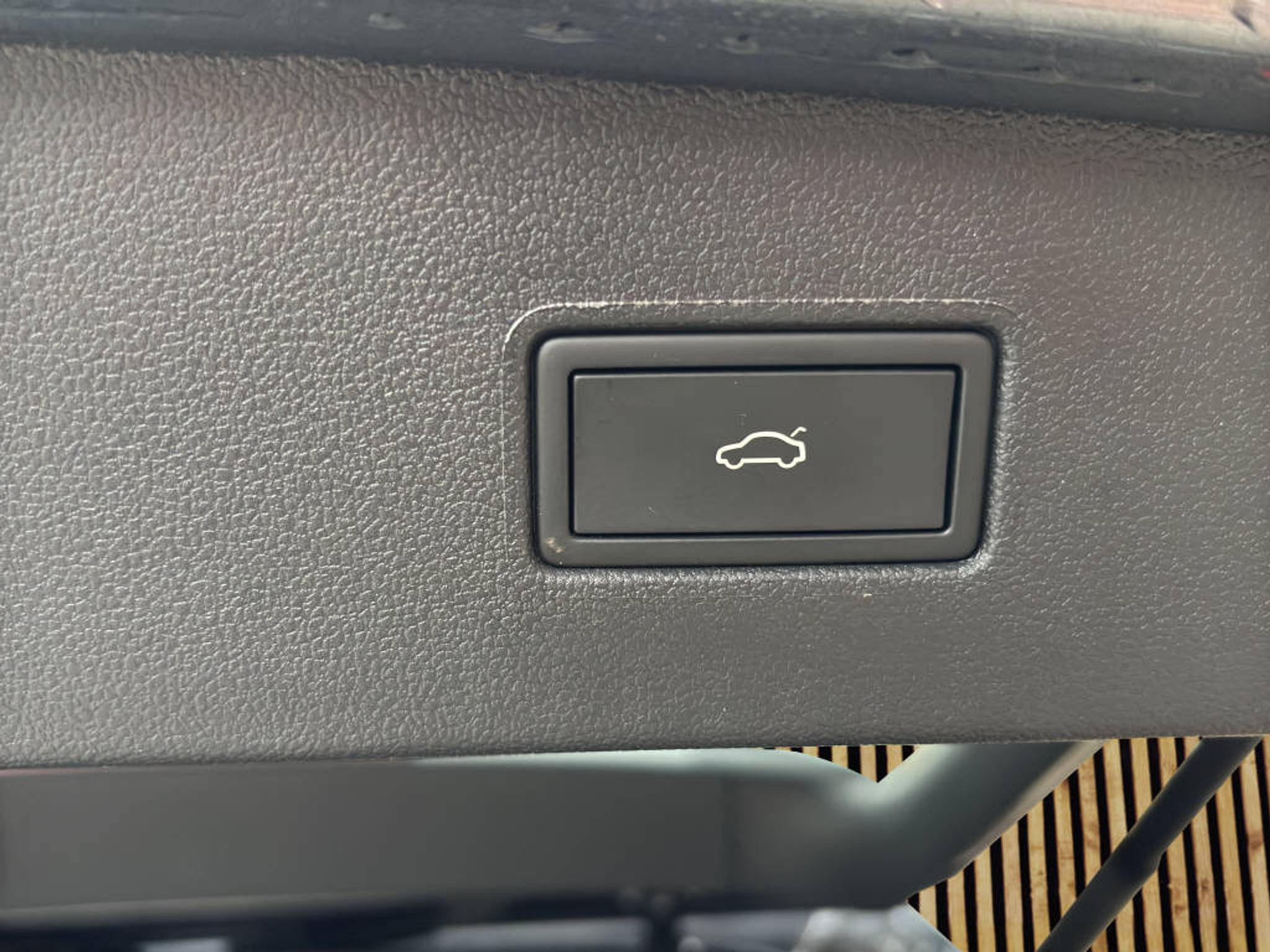 listing desktop thumbnail image 17