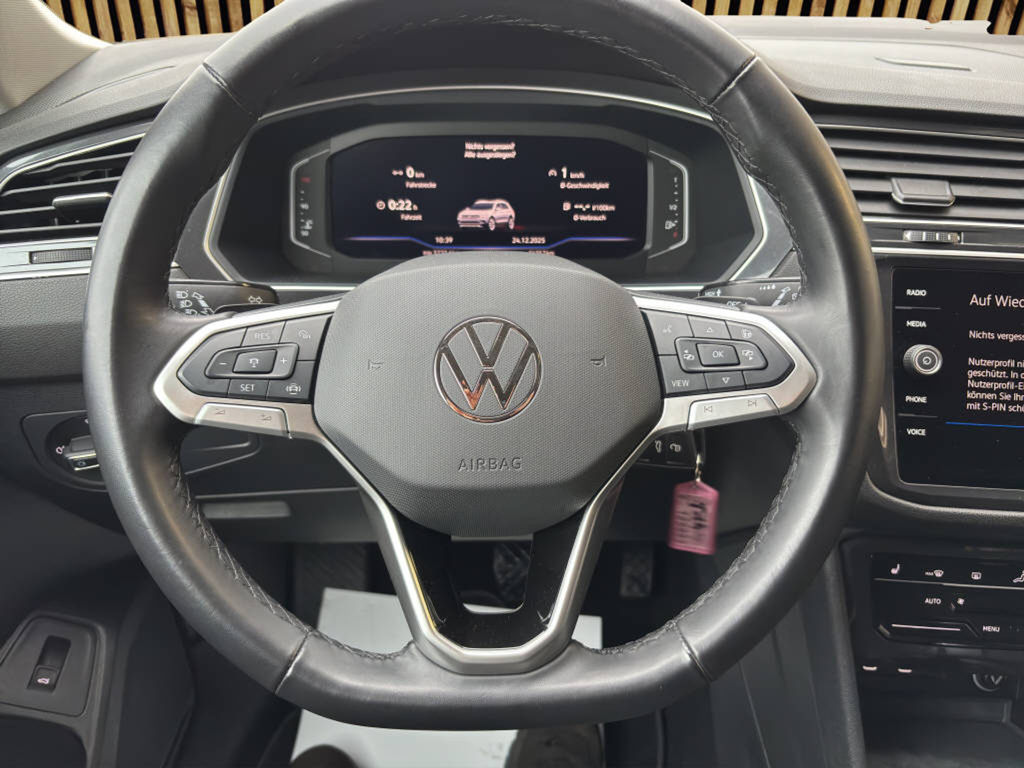 listing desktop thumbnail image 9