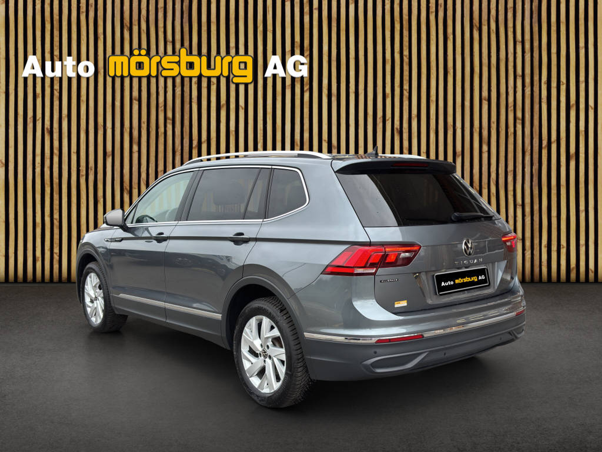 listing desktop thumbnail image 3