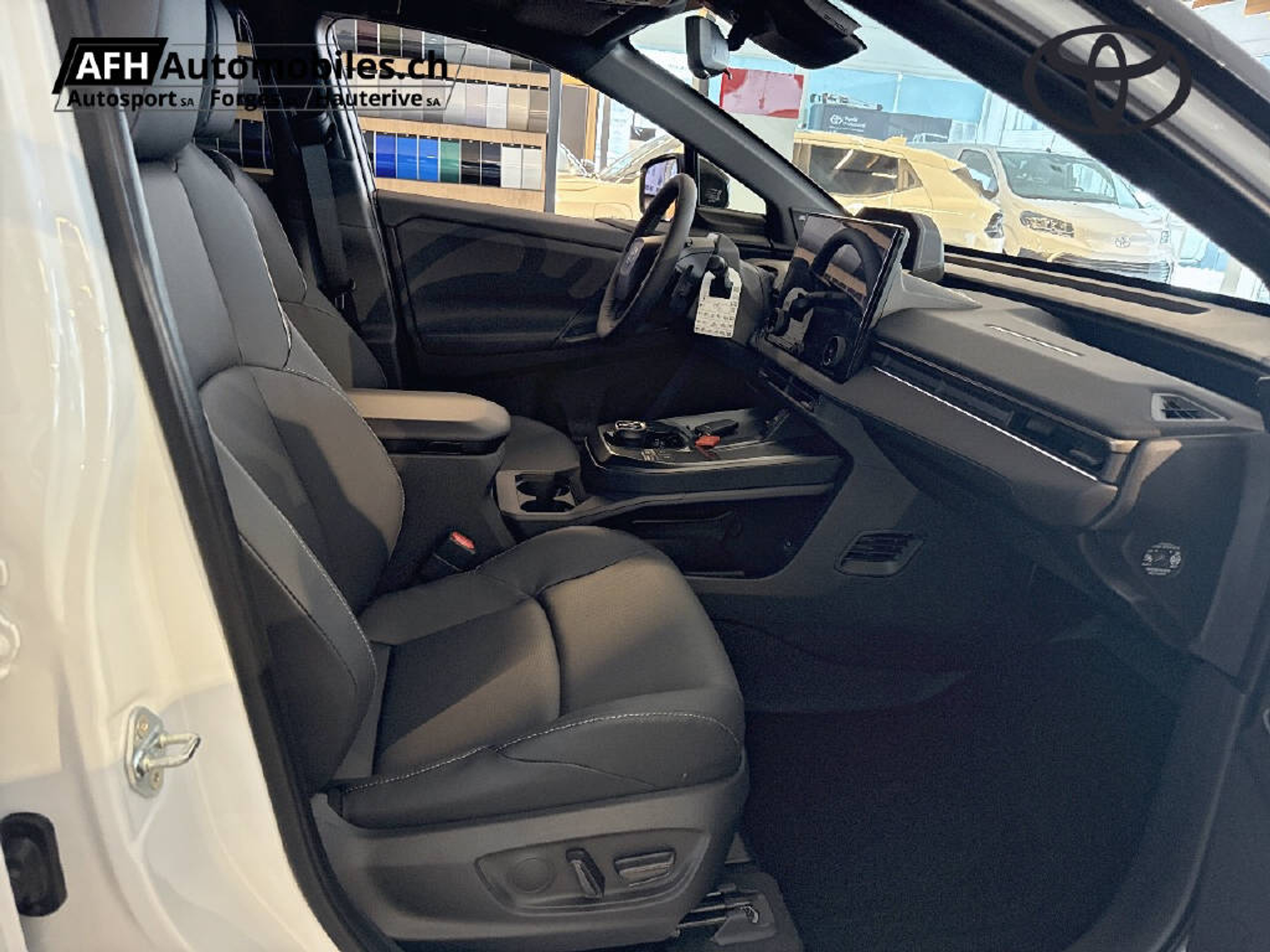 listing desktop thumbnail image 12