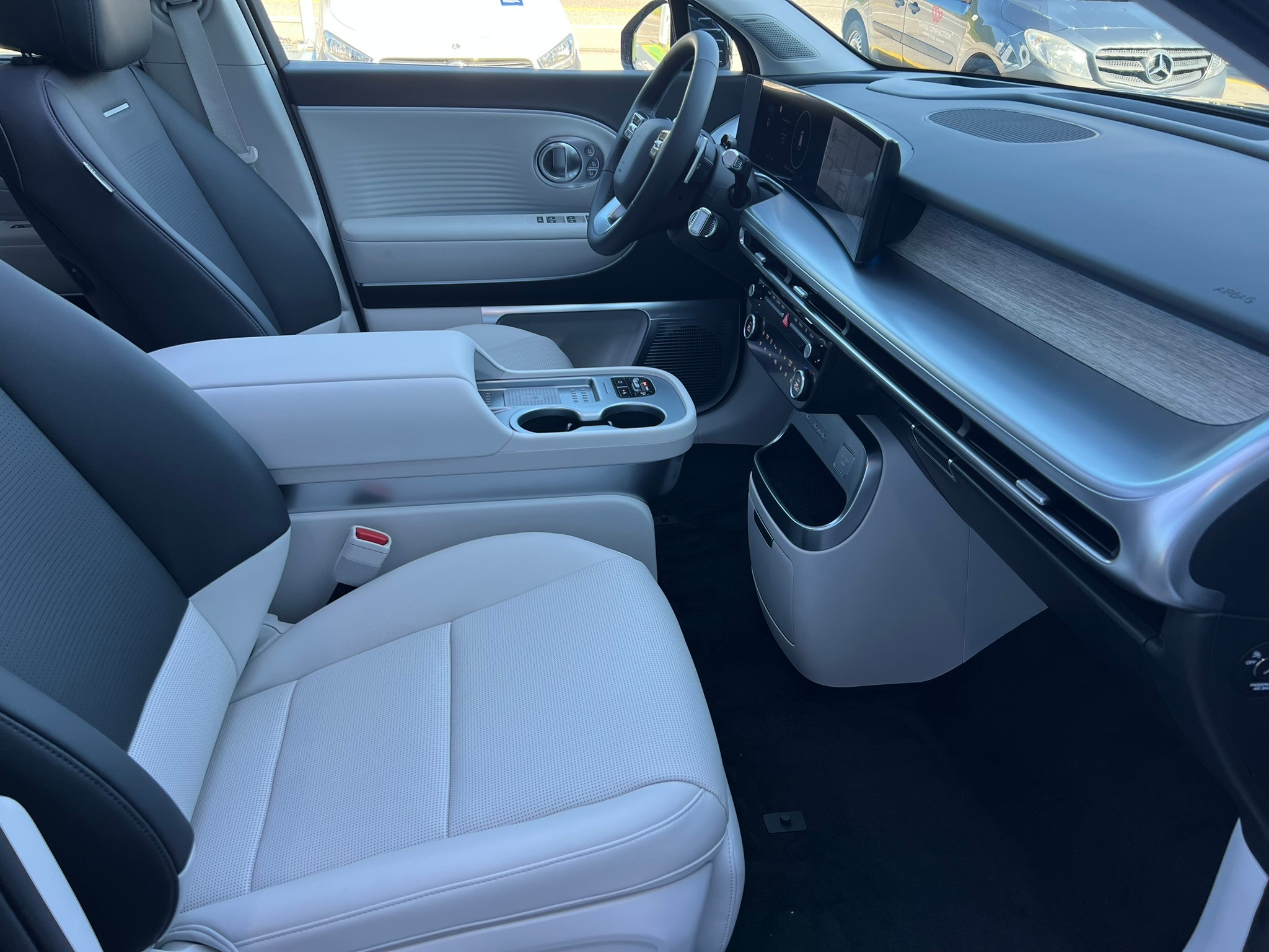 listing desktop thumbnail image 4