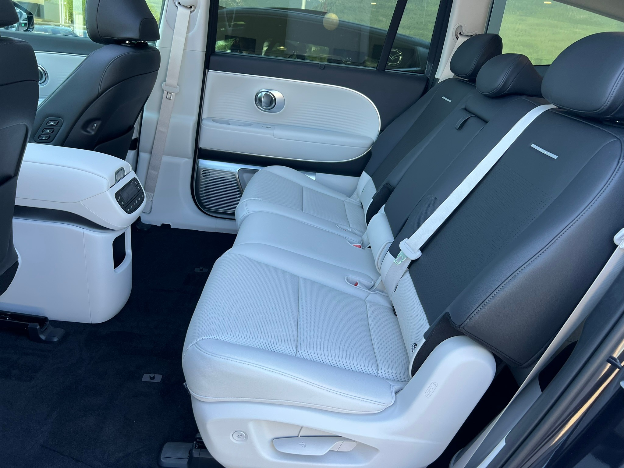 listing desktop thumbnail image 7