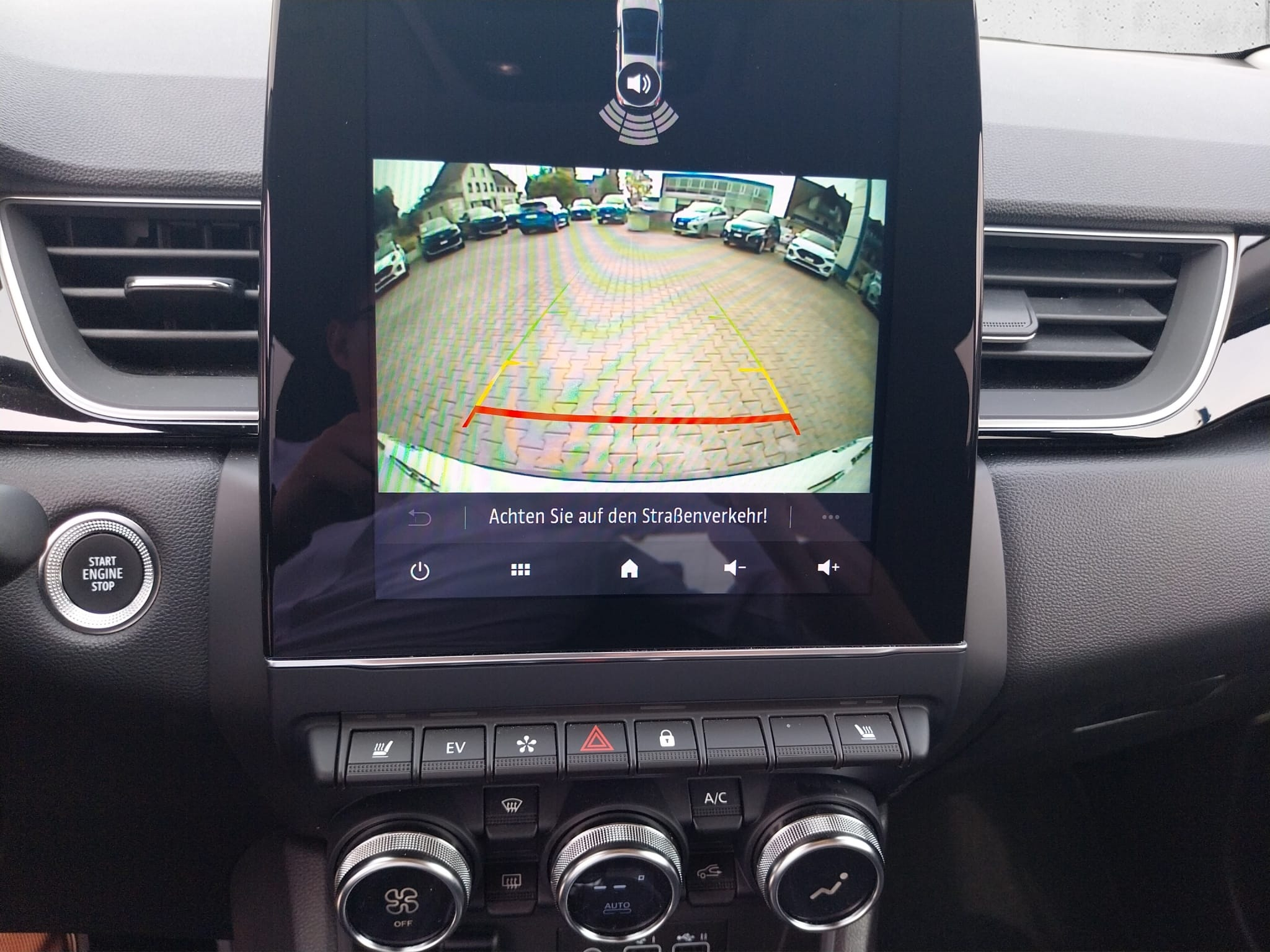 listing desktop thumbnail image 9