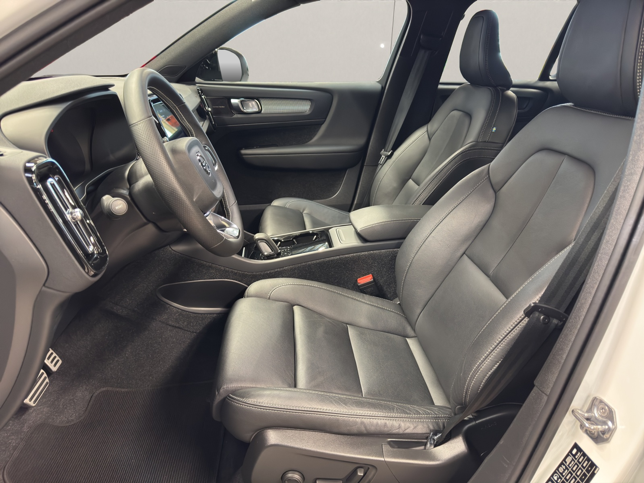 listing desktop thumbnail image 12