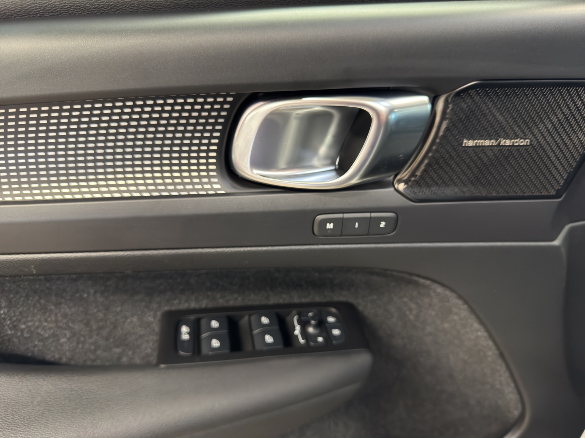 listing desktop thumbnail image 13