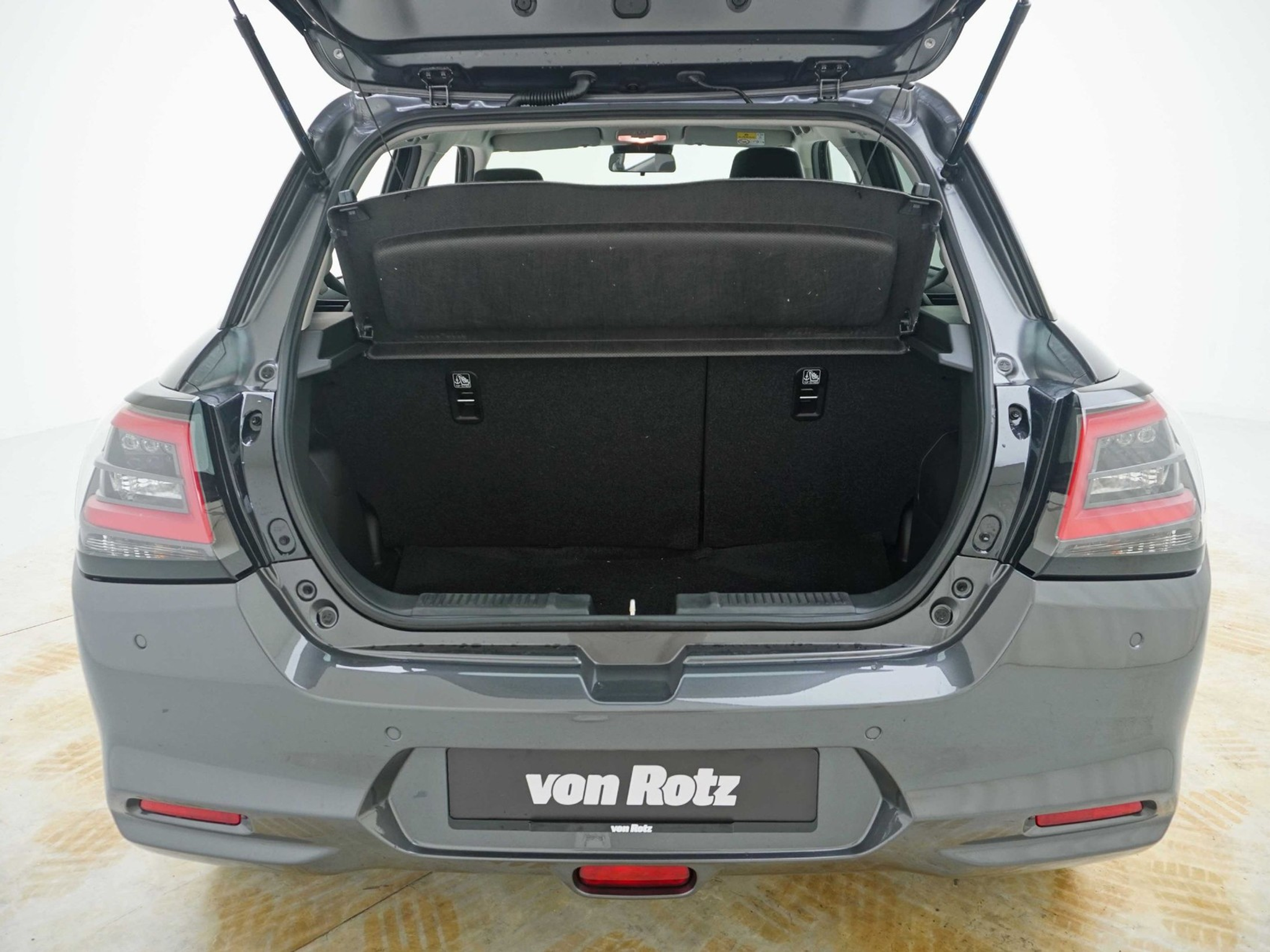 listing desktop thumbnail image 16