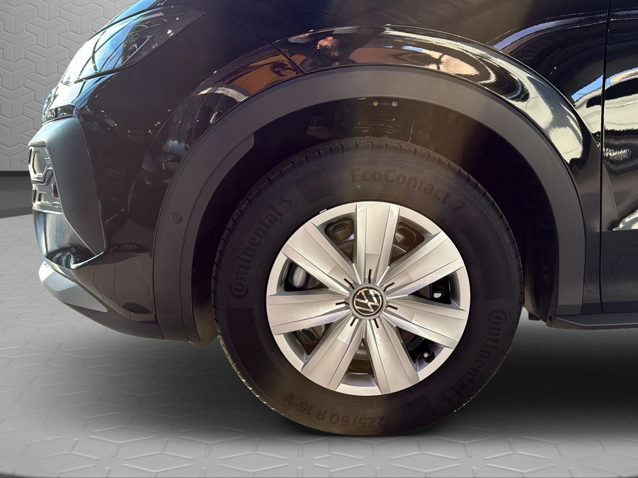 listing desktop thumbnail image 5