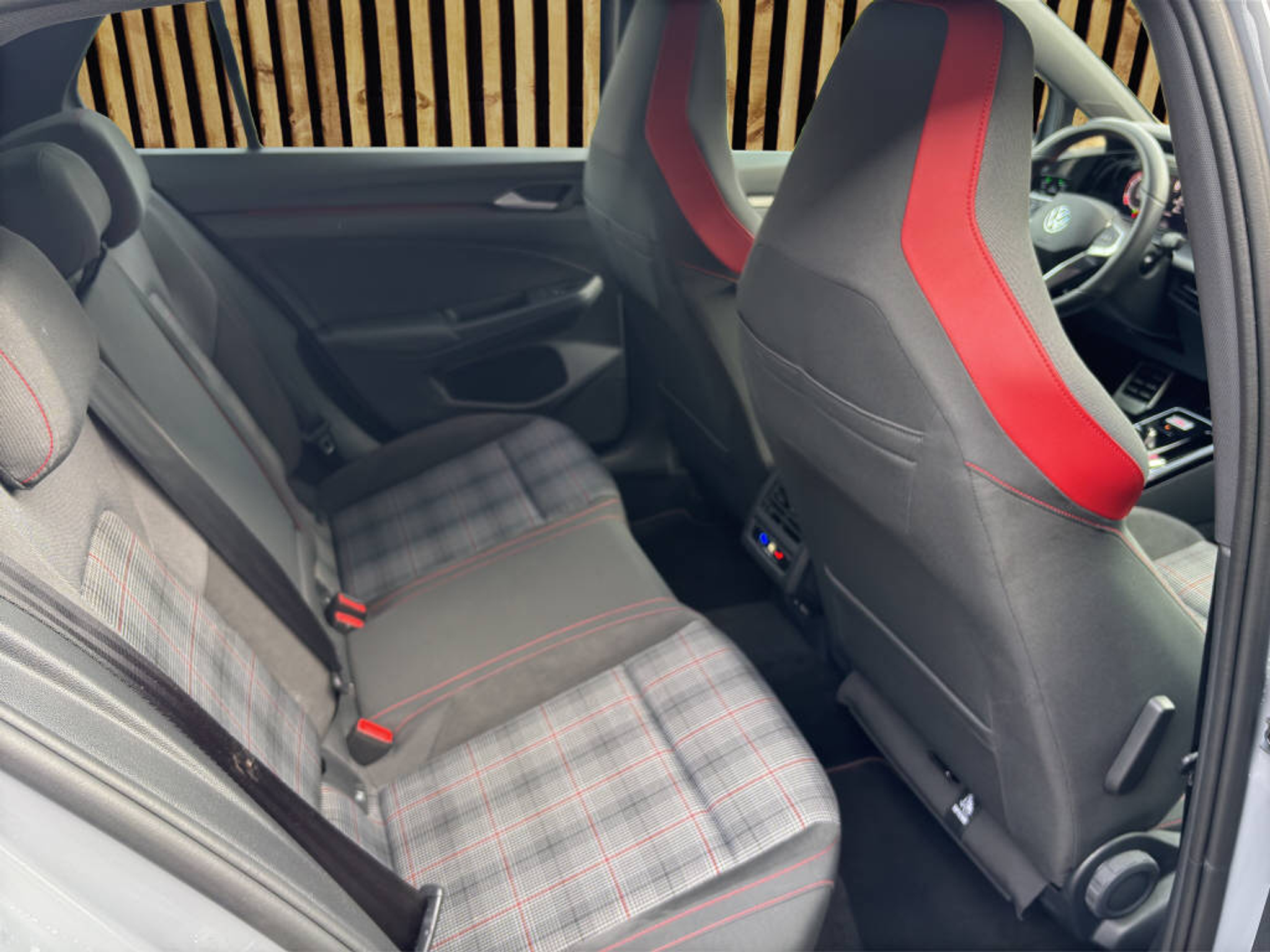 listing desktop thumbnail image 5