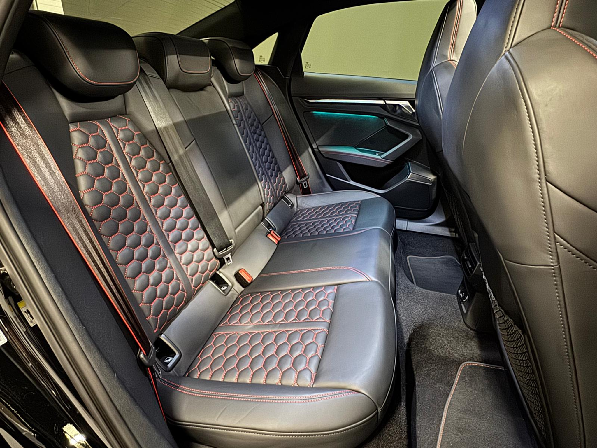 listing desktop thumbnail image 12