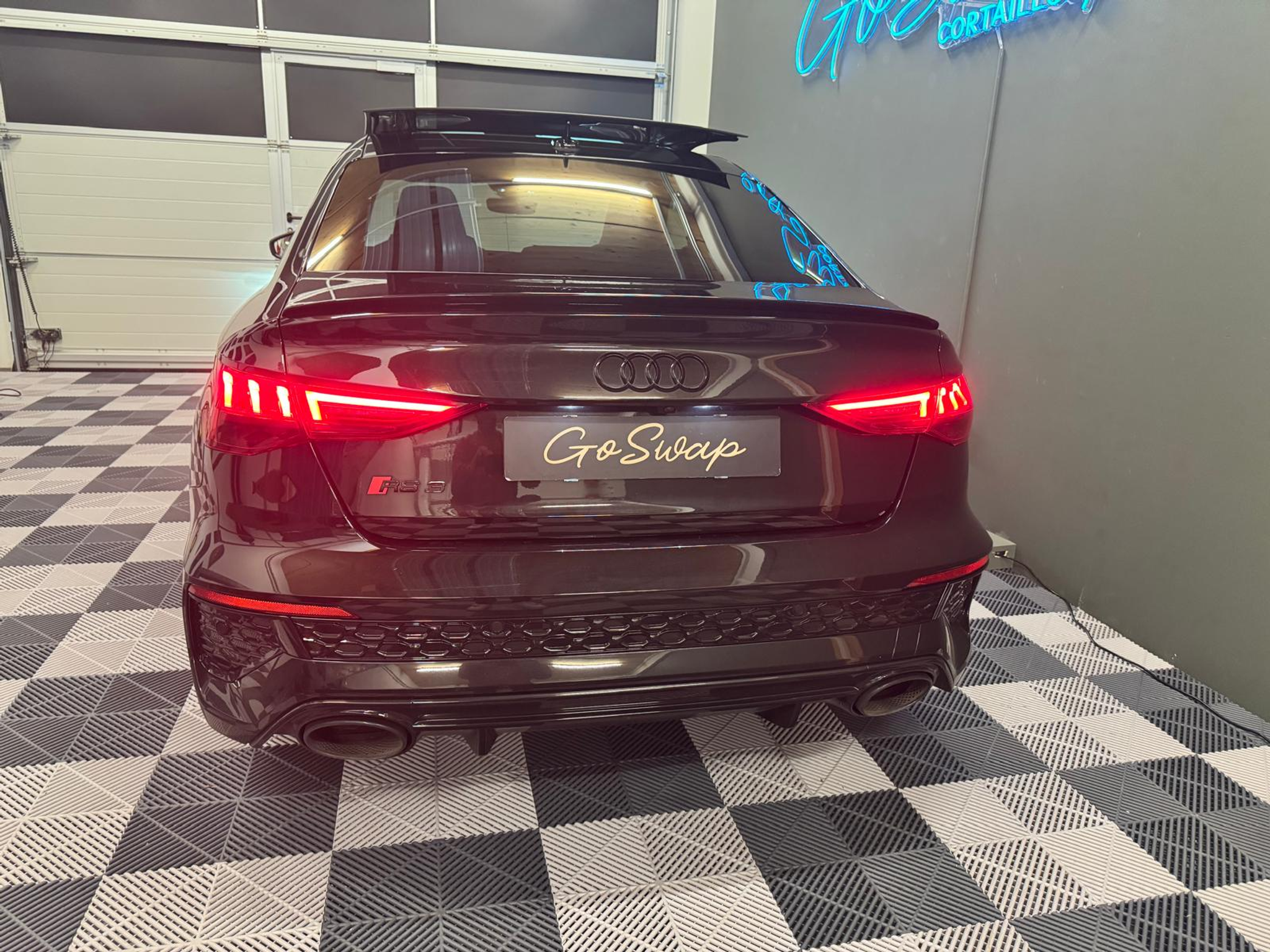 listing desktop thumbnail image 4