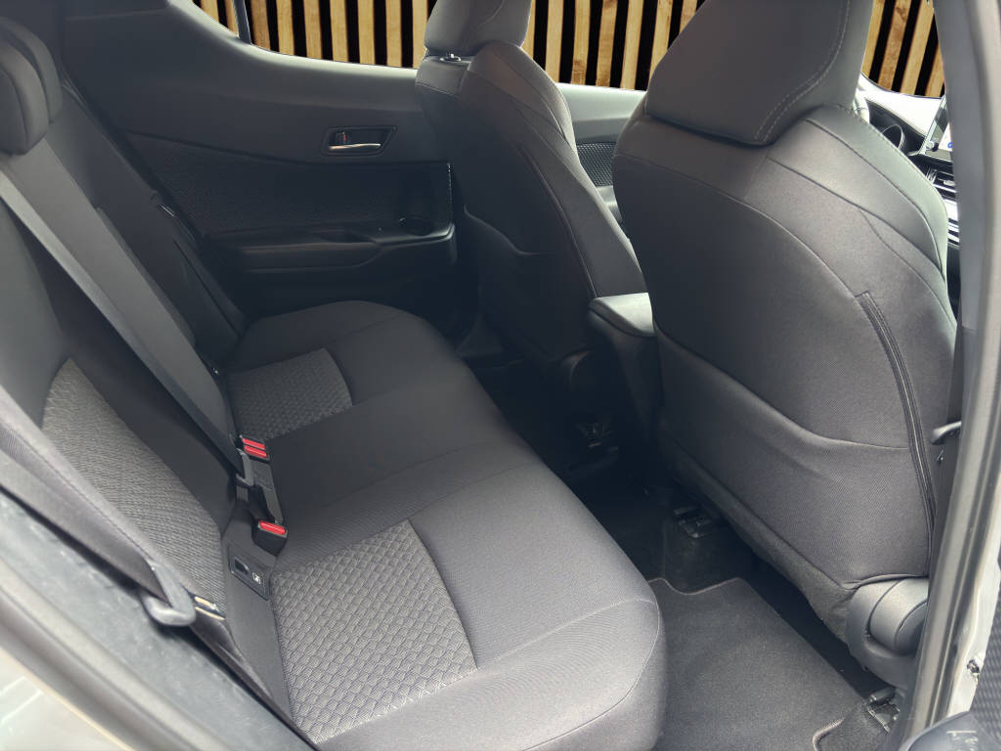 listing desktop thumbnail image 5