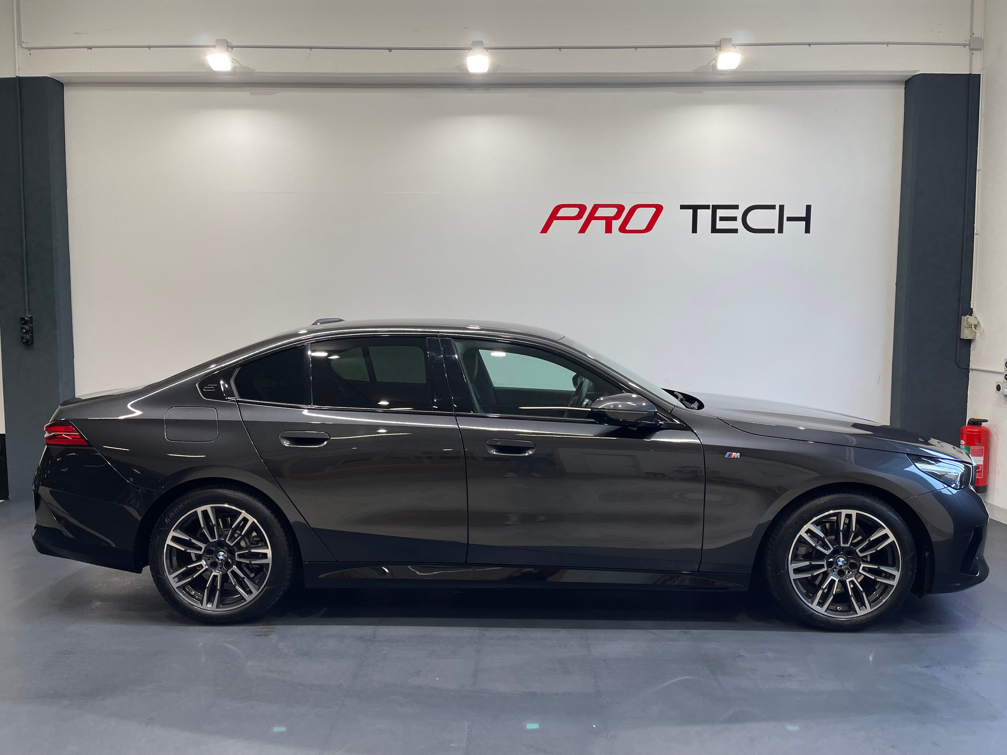 listing desktop thumbnail image 3