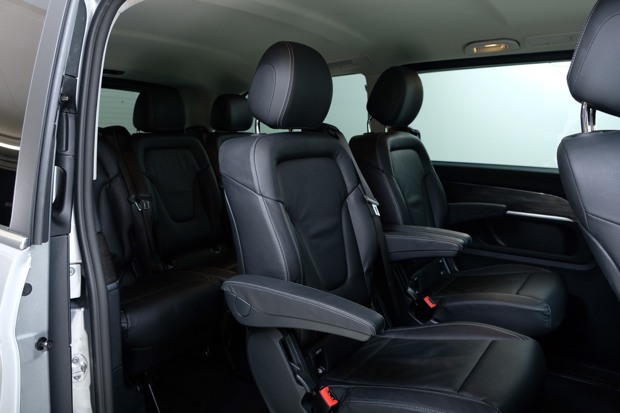 listing desktop thumbnail image 5