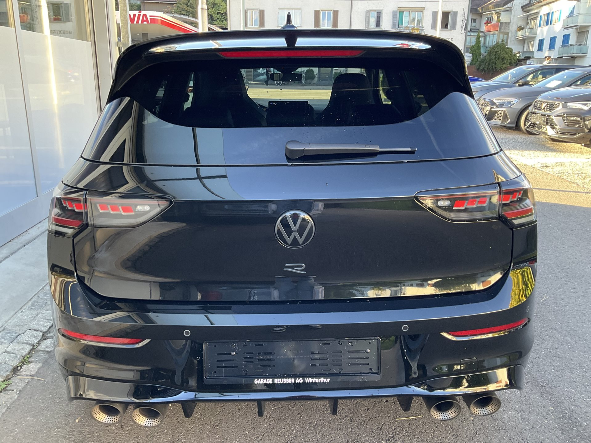 listing desktop thumbnail image 4