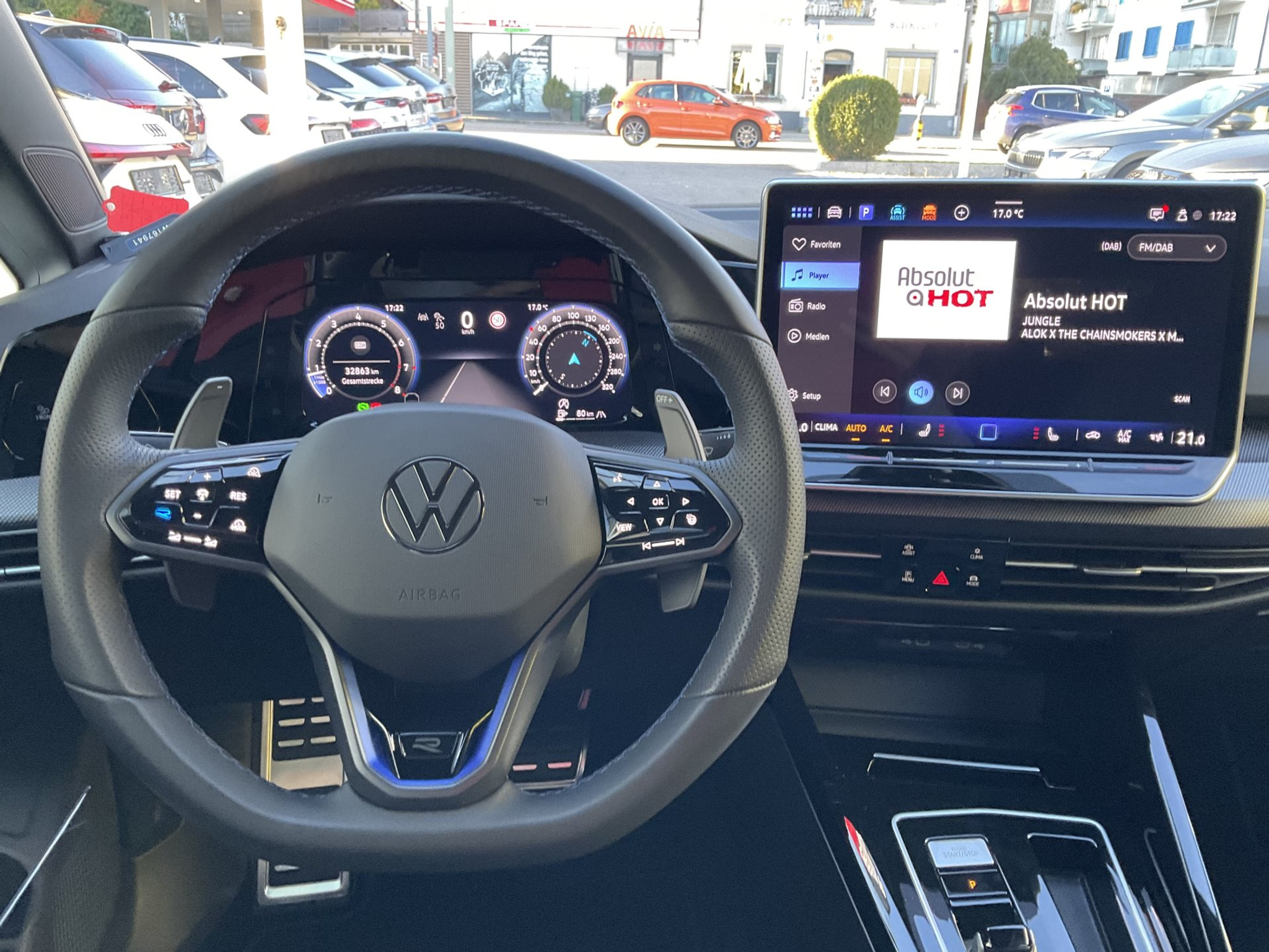 listing desktop thumbnail image 10