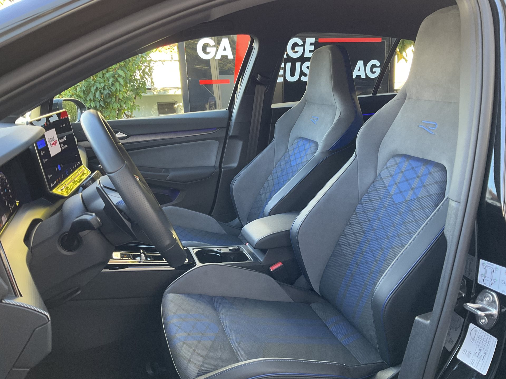 listing desktop thumbnail image 7