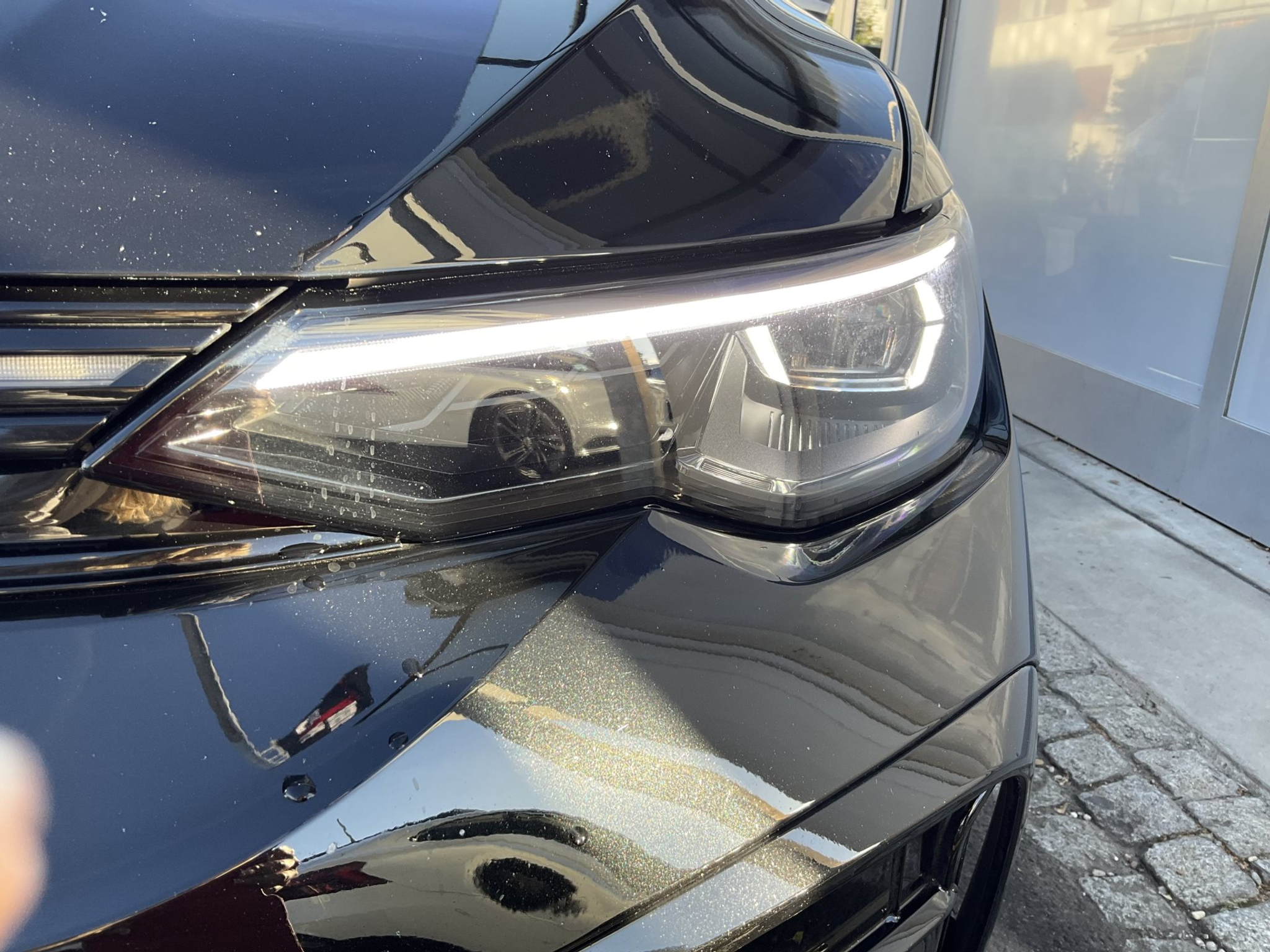 listing desktop thumbnail image 6