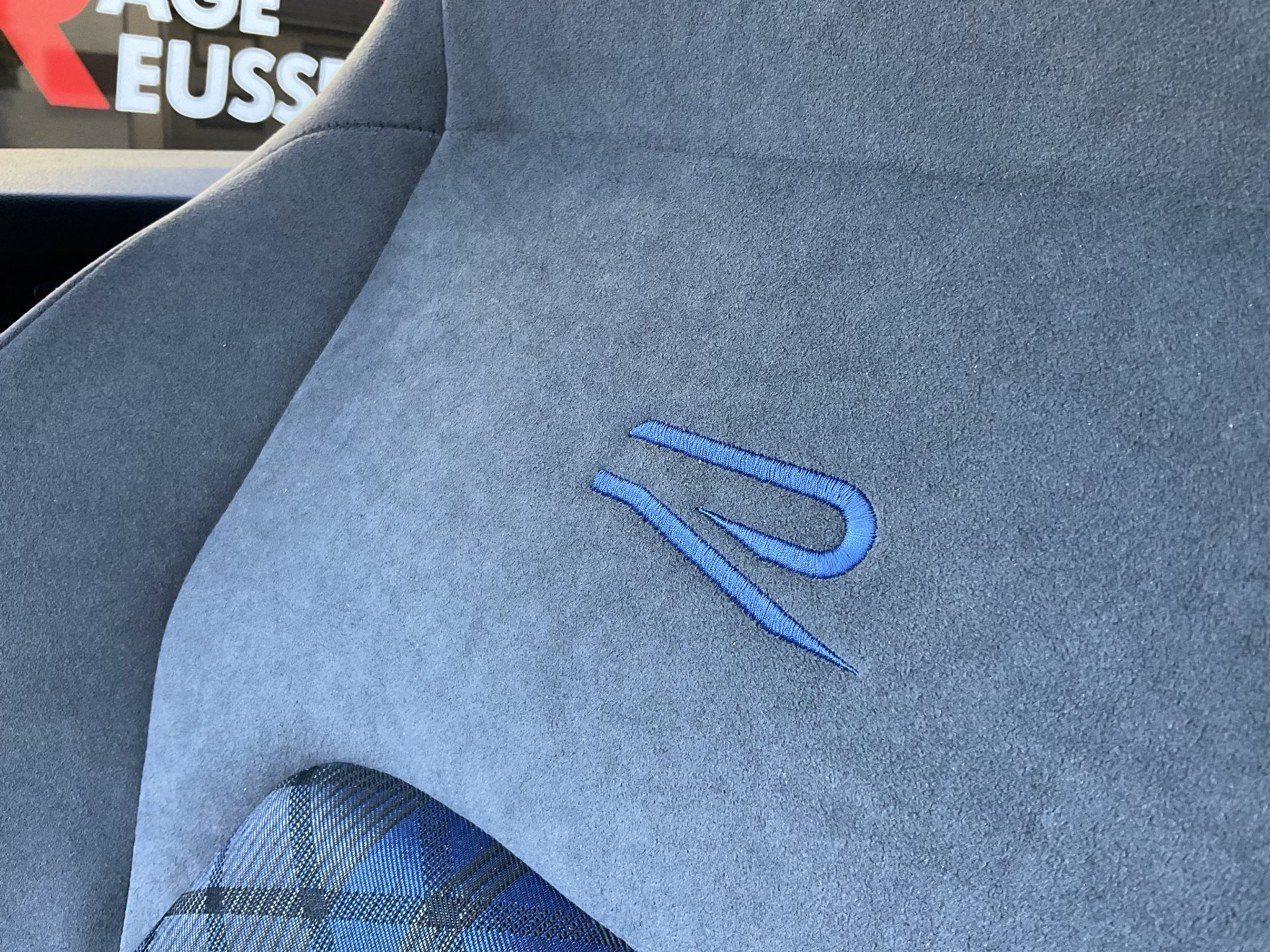 listing desktop thumbnail image 8