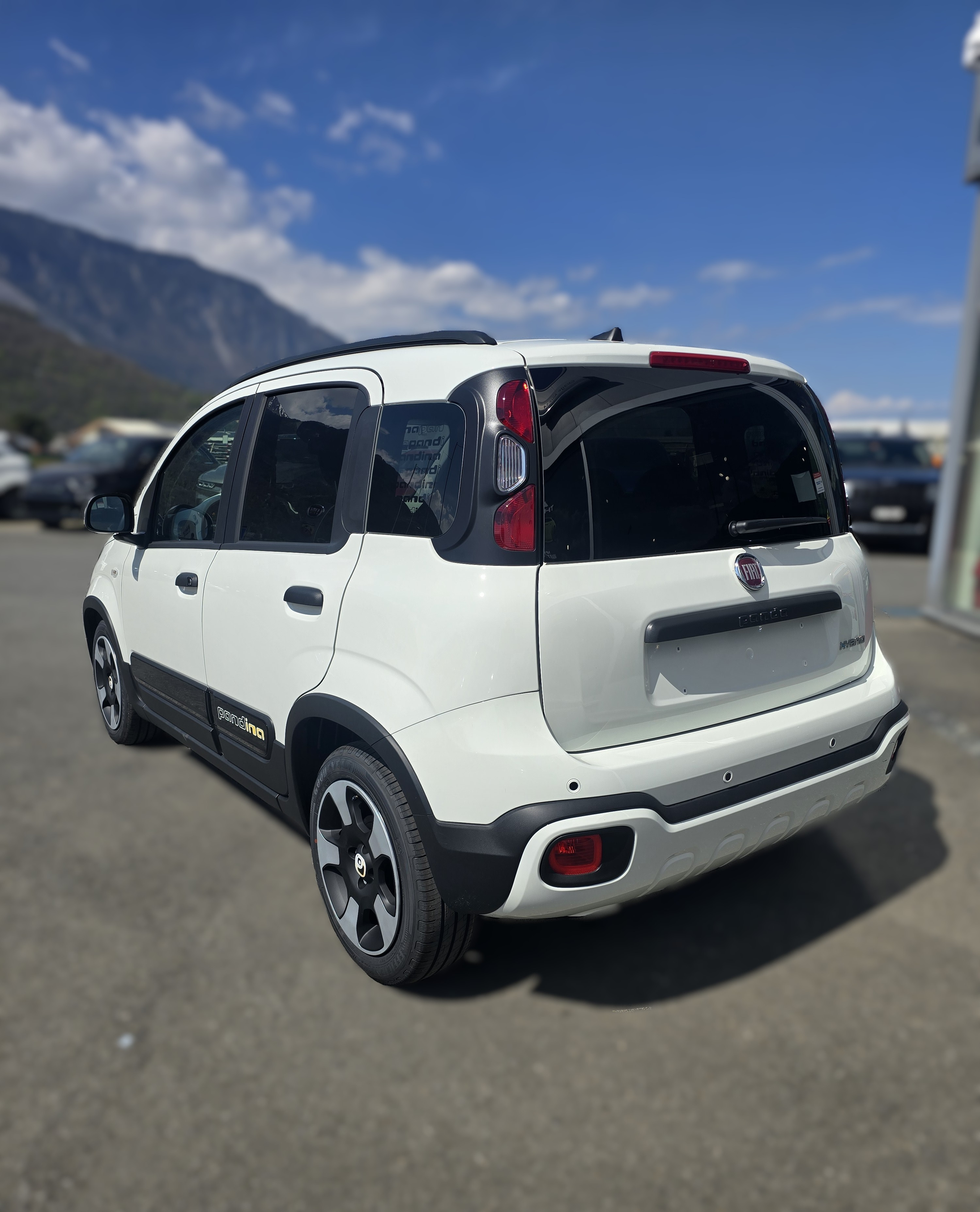 listing desktop thumbnail image 3