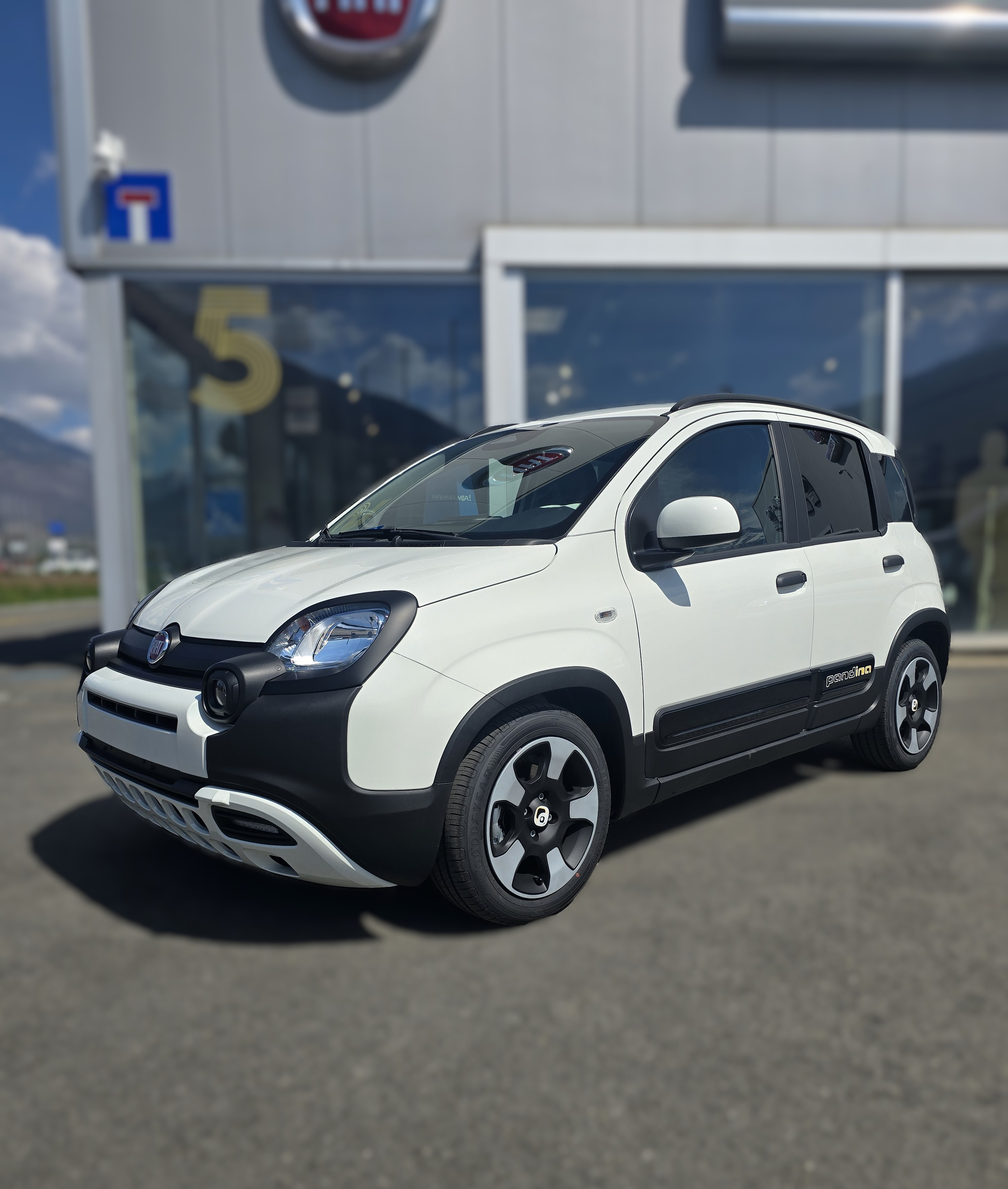 listing desktop thumbnail image 1