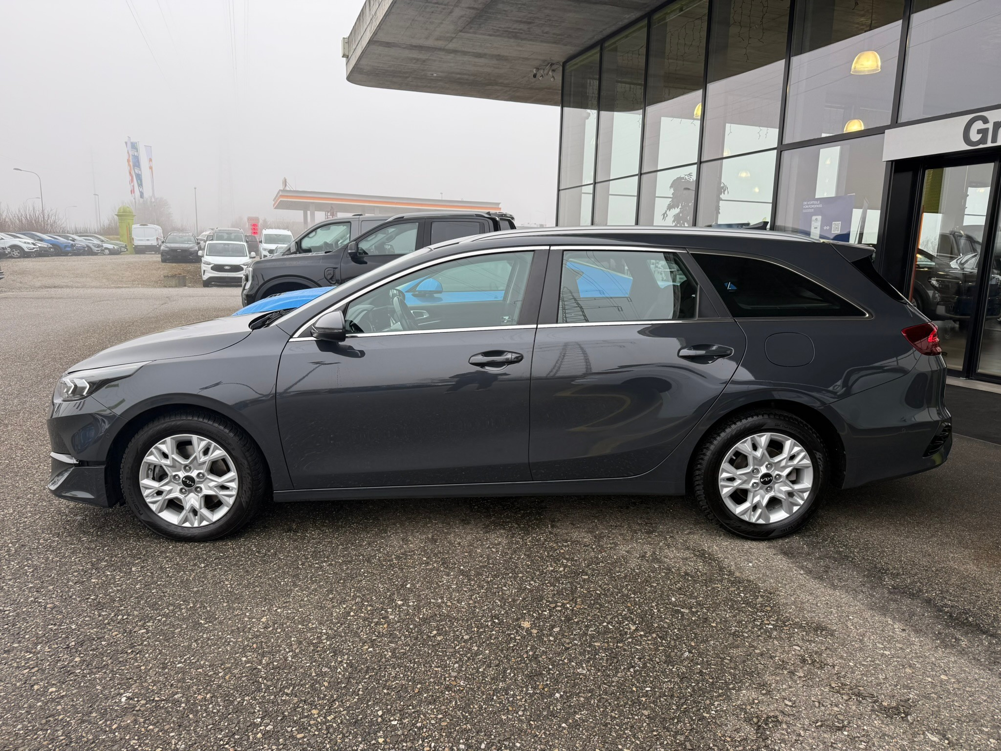 listing desktop thumbnail image 3