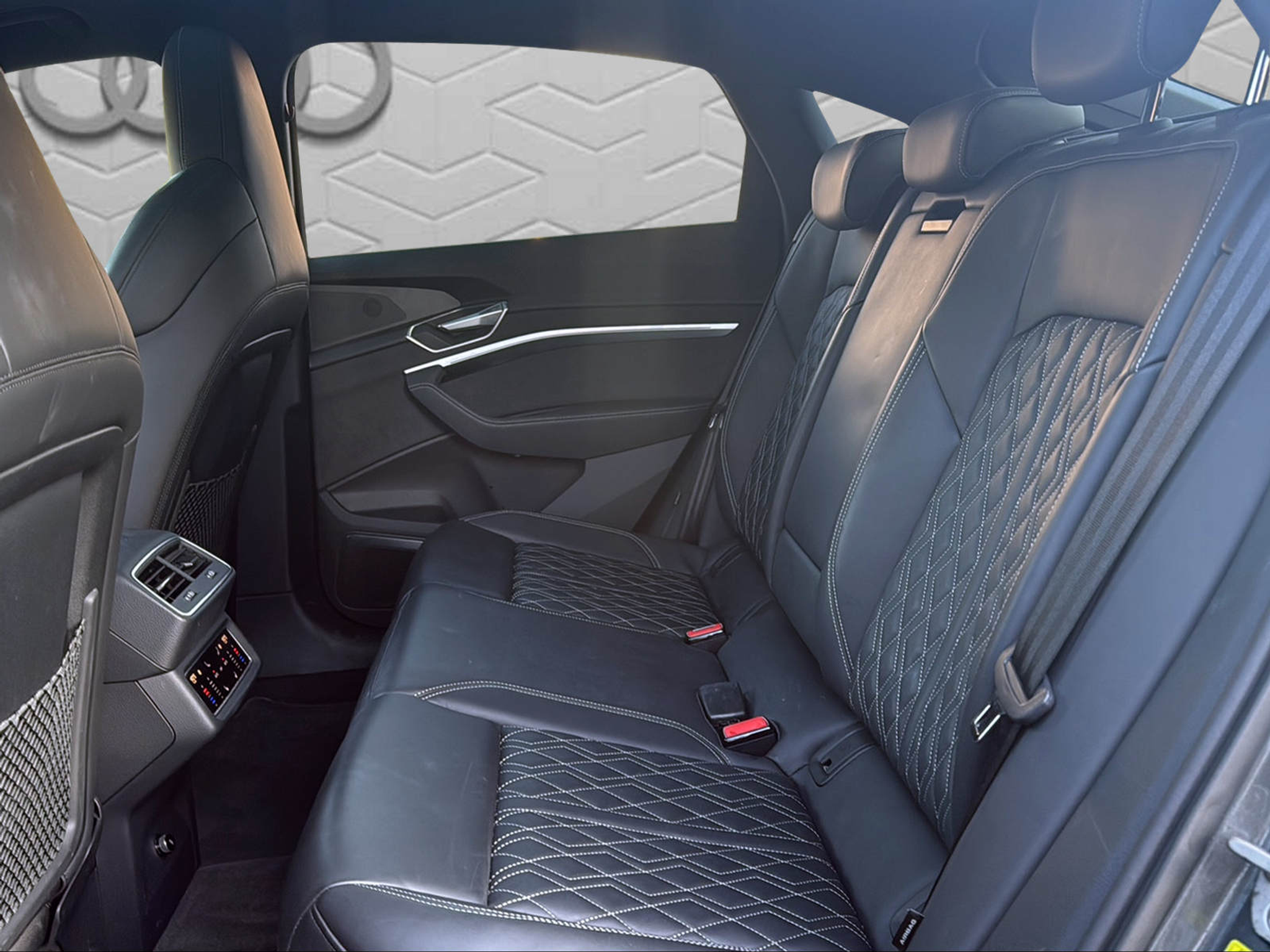 listing desktop thumbnail image 15