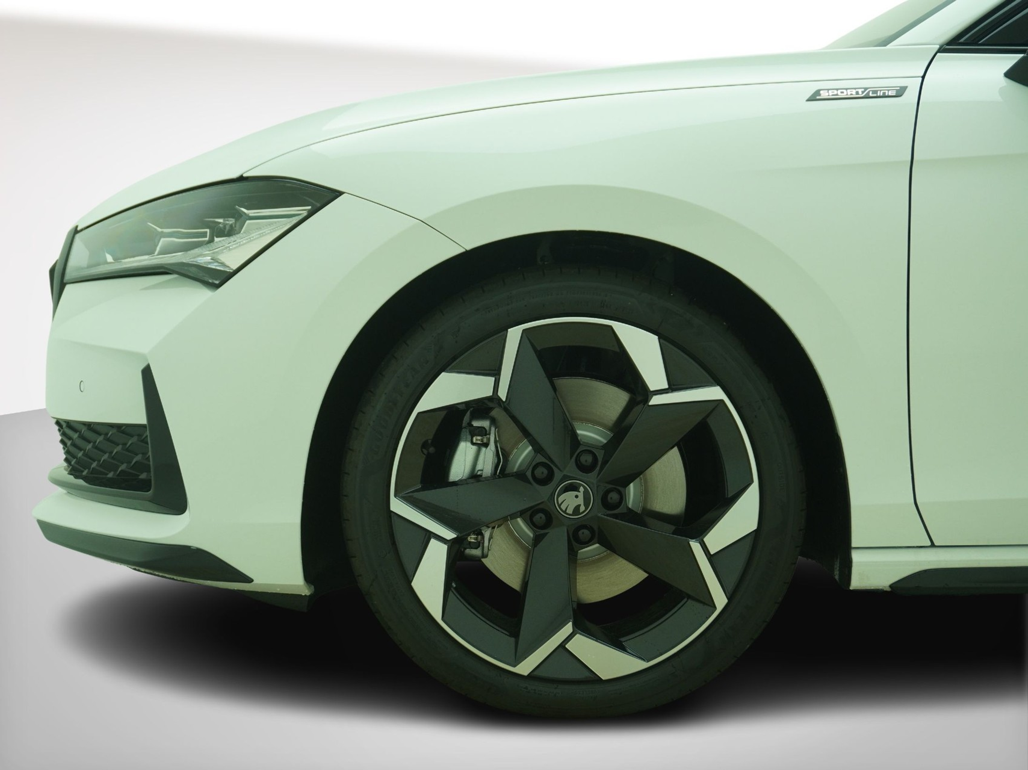 listing desktop thumbnail image 9