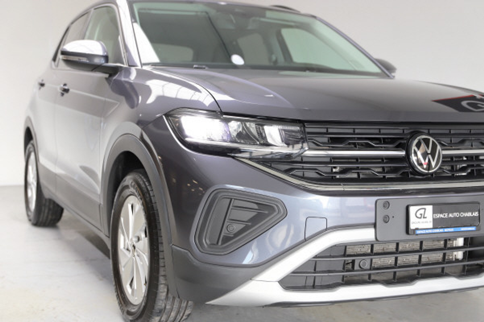 listing desktop thumbnail image 1