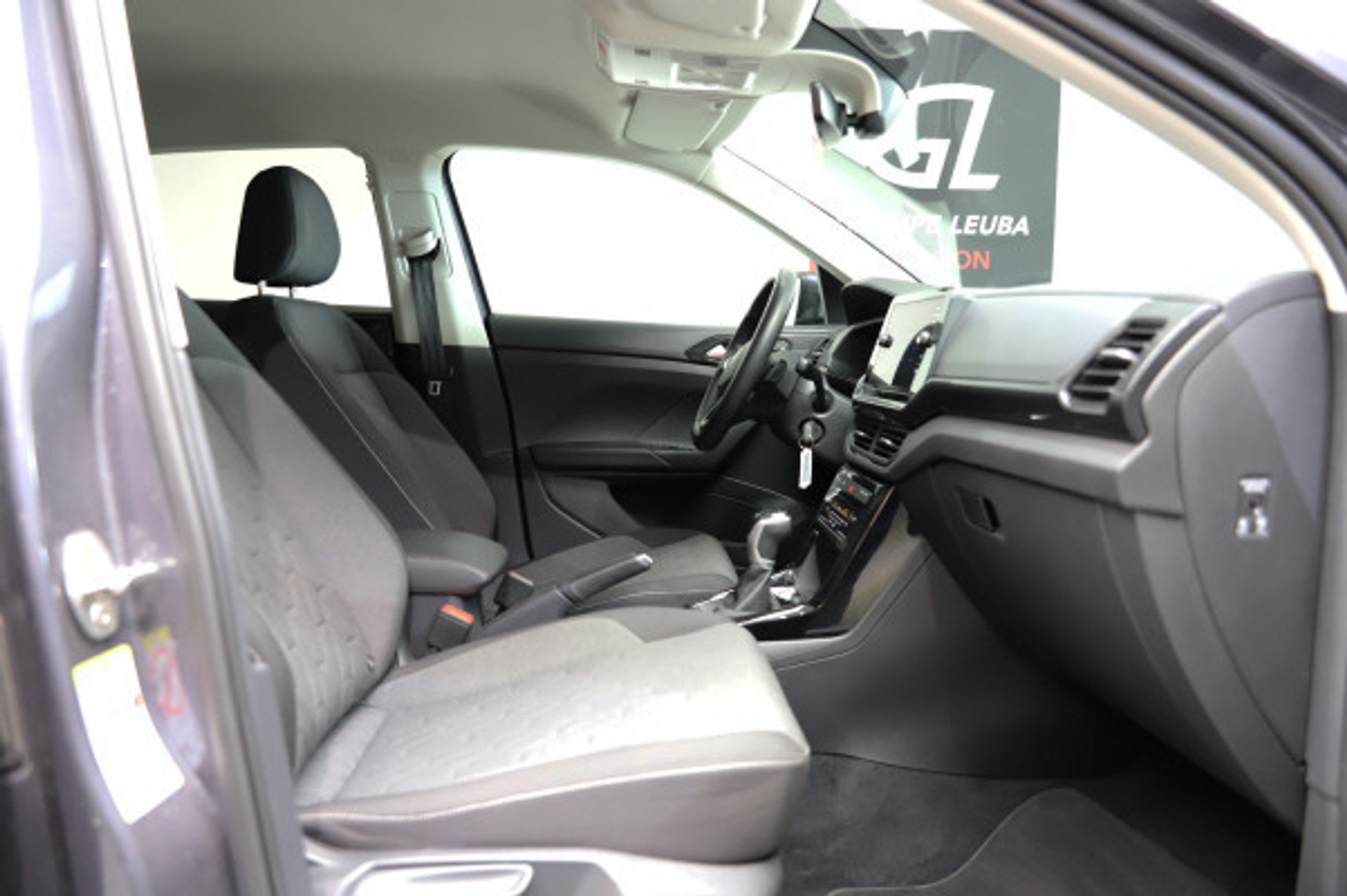 listing desktop thumbnail image 8