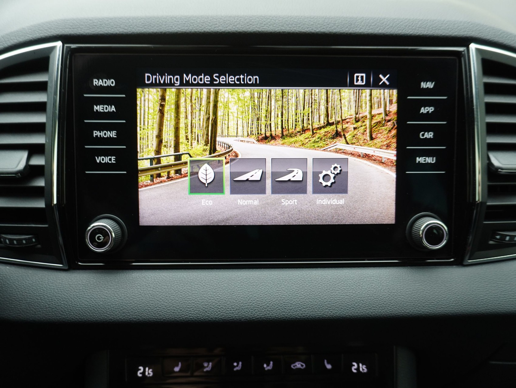 listing desktop thumbnail image 17