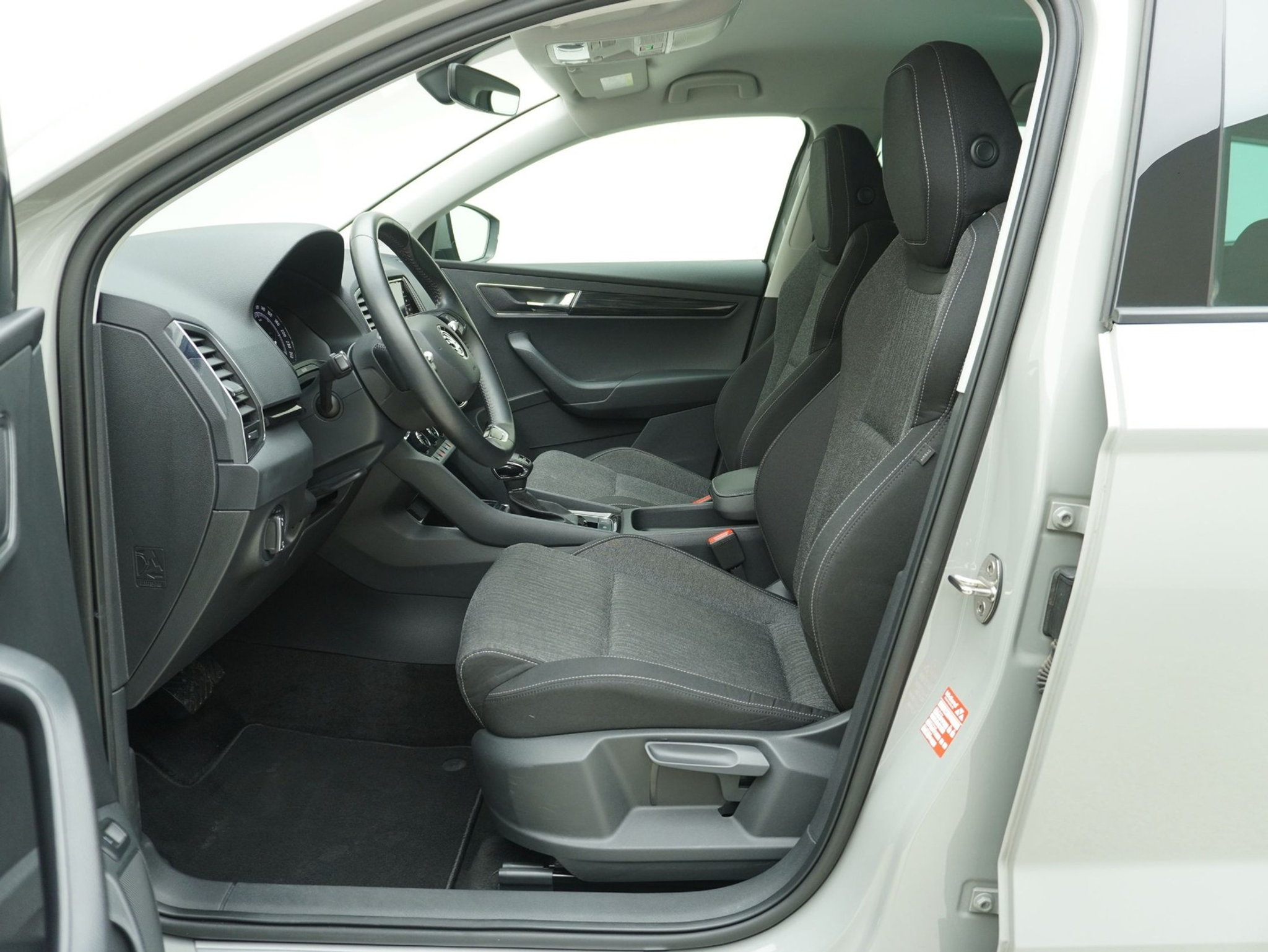 listing desktop thumbnail image 6