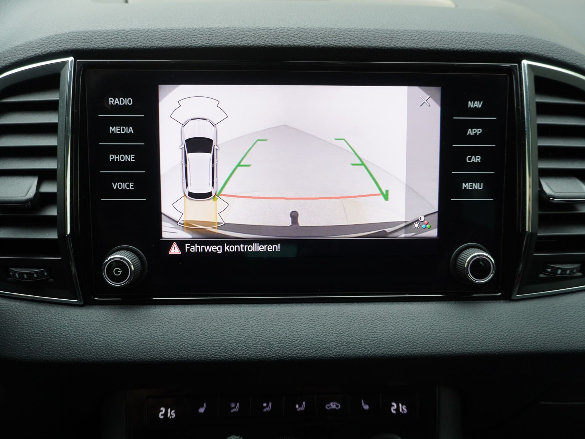 listing desktop thumbnail image 15