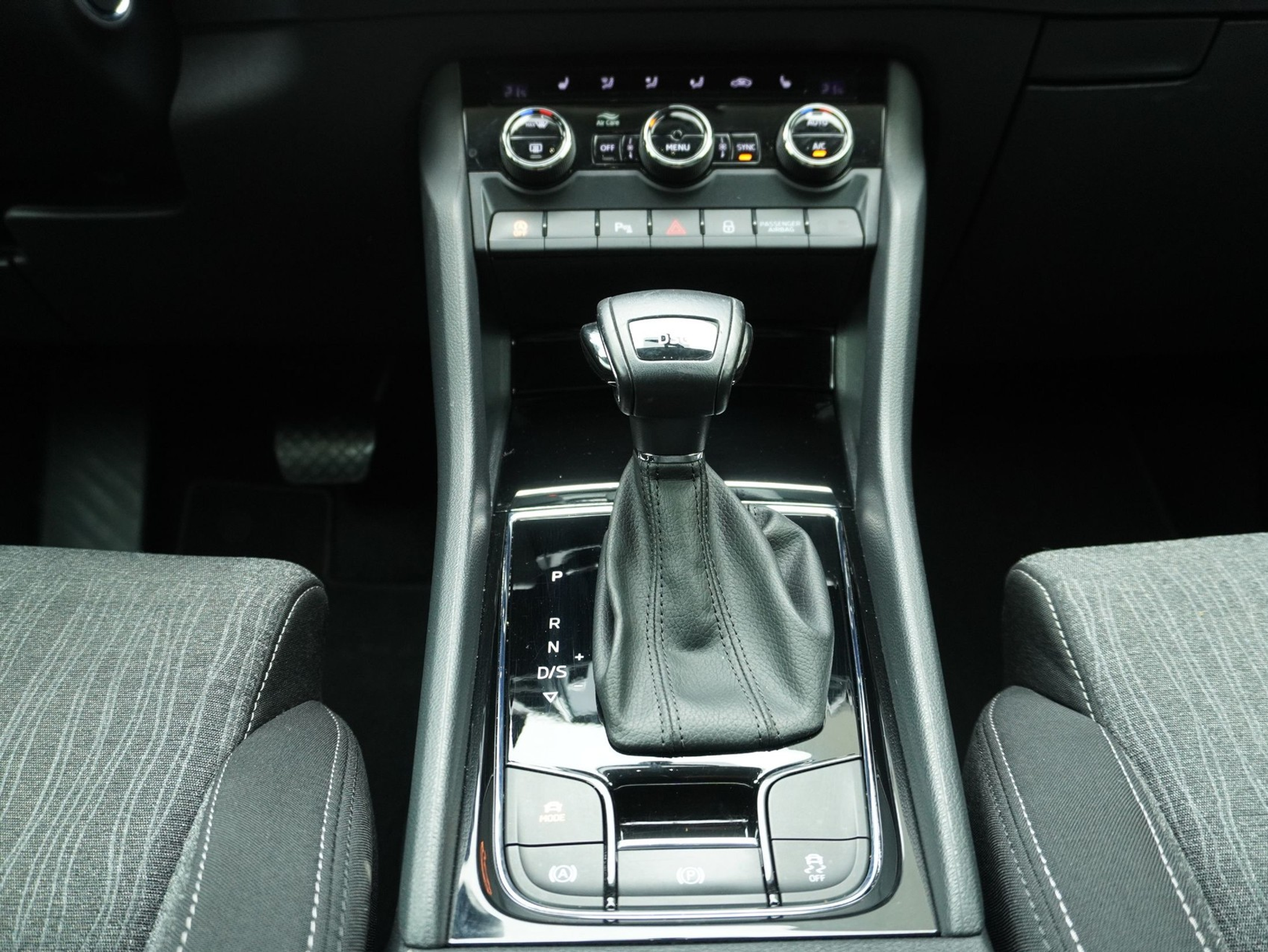 listing desktop thumbnail image 12