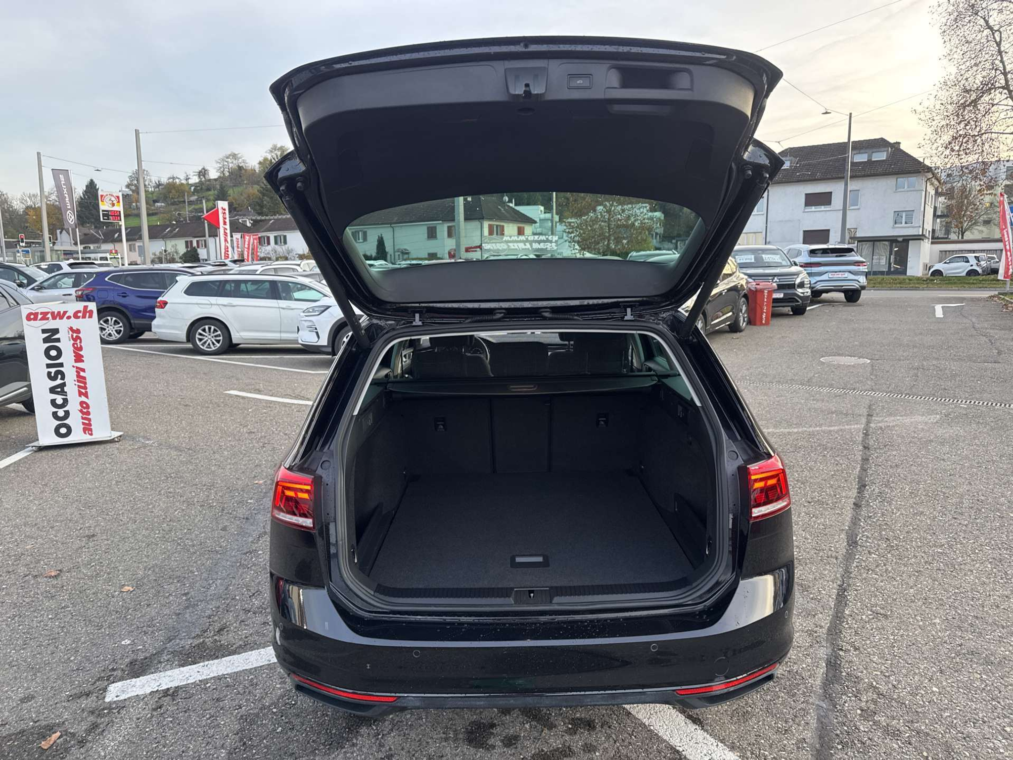 listing desktop thumbnail image 7