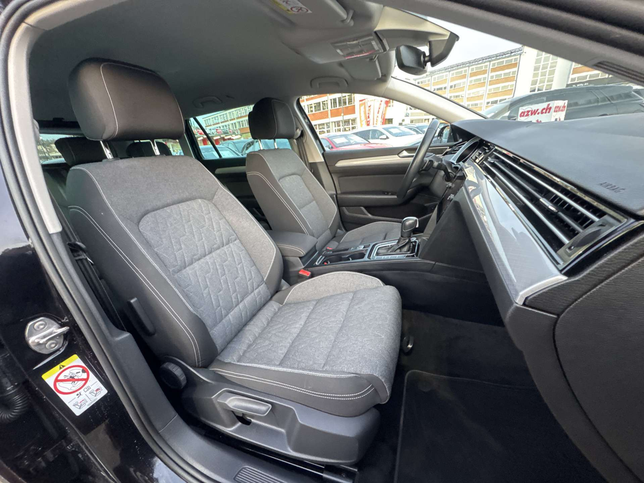 listing desktop thumbnail image 12