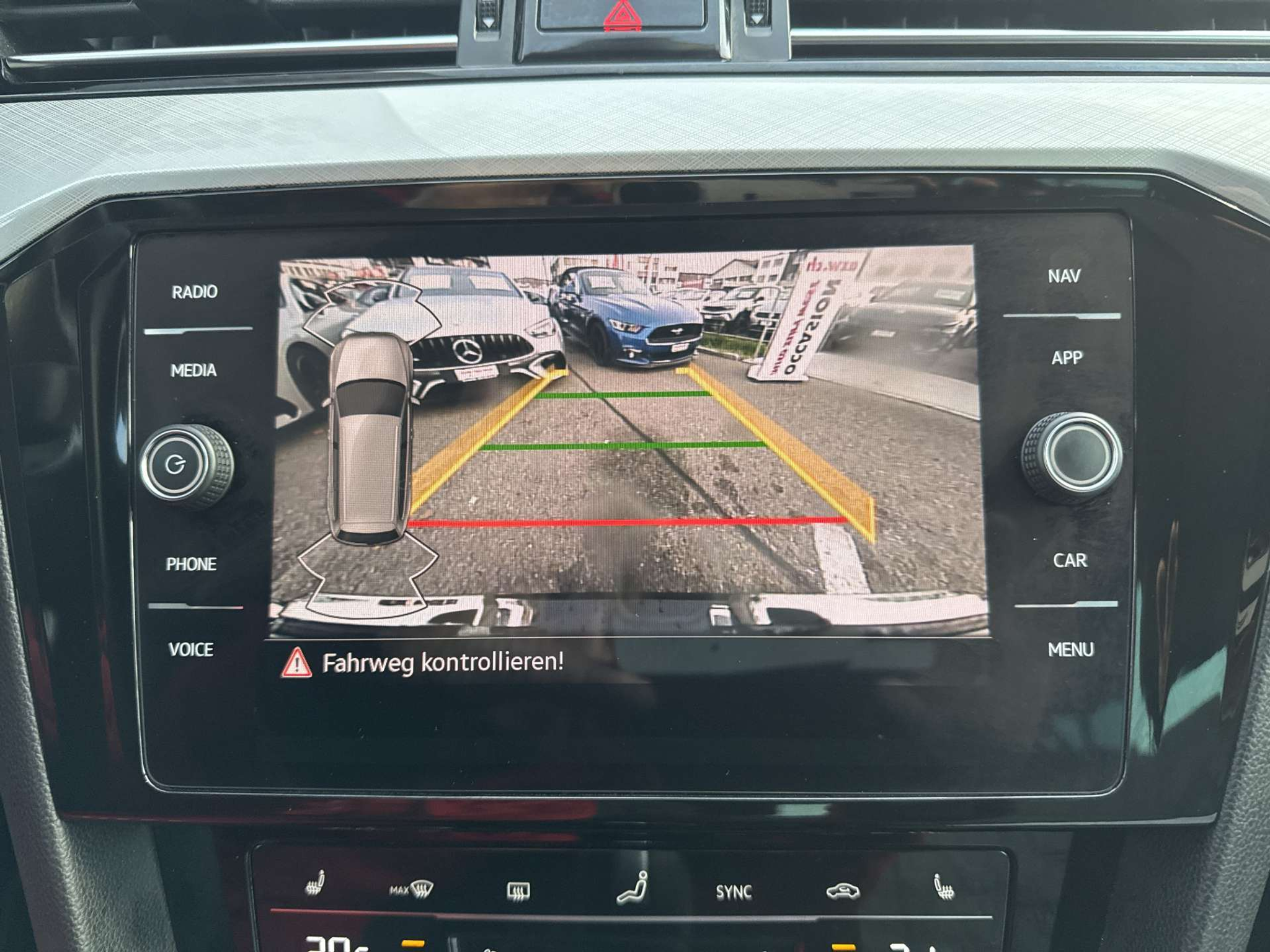 listing desktop thumbnail image 9